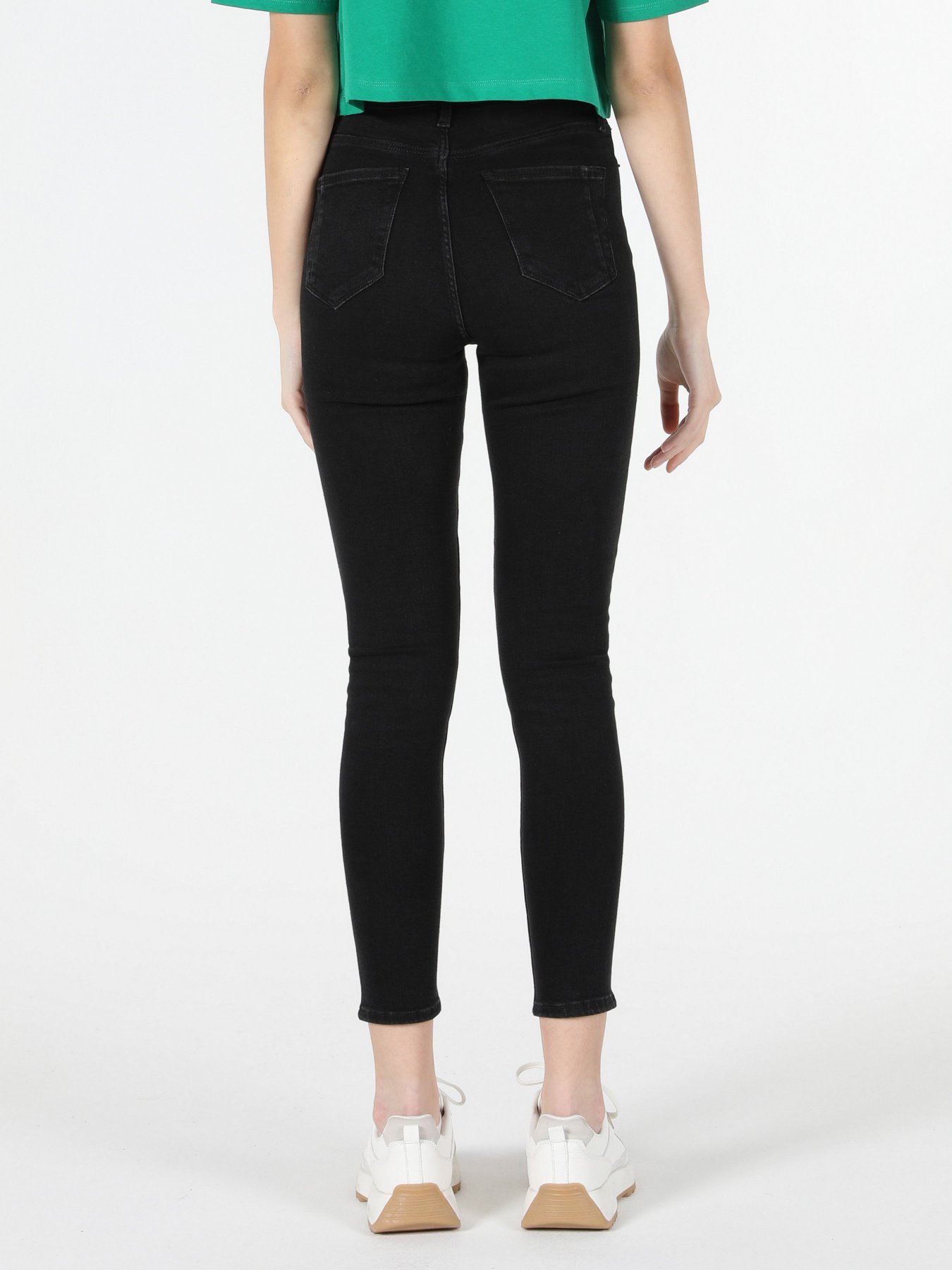 Футболка Colin’s модель CL1063420GRN Футболка Colin’s модель CL1063420GRN Фото