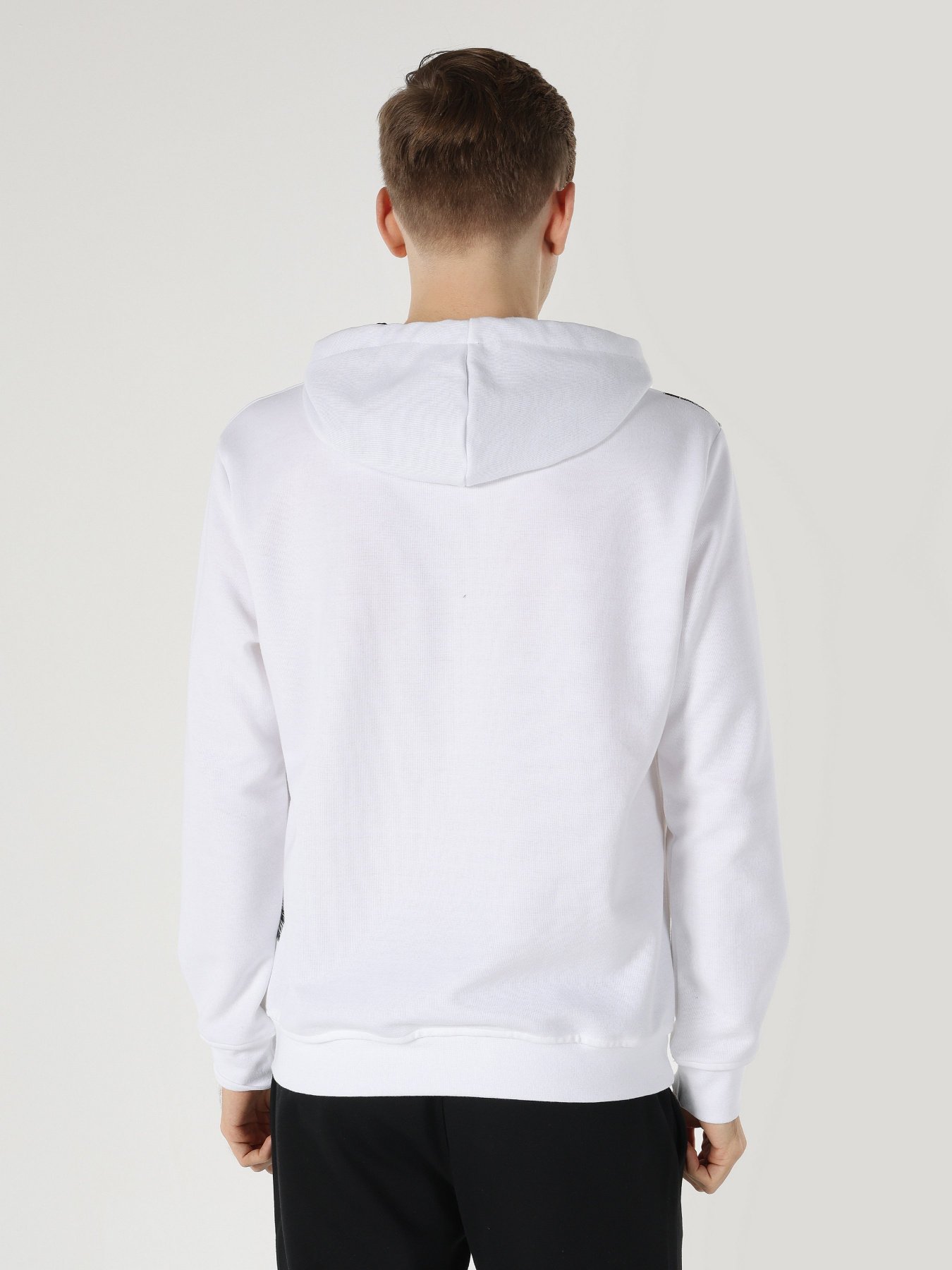 Свитшот Colin’s модель CL1061757WHT Фото