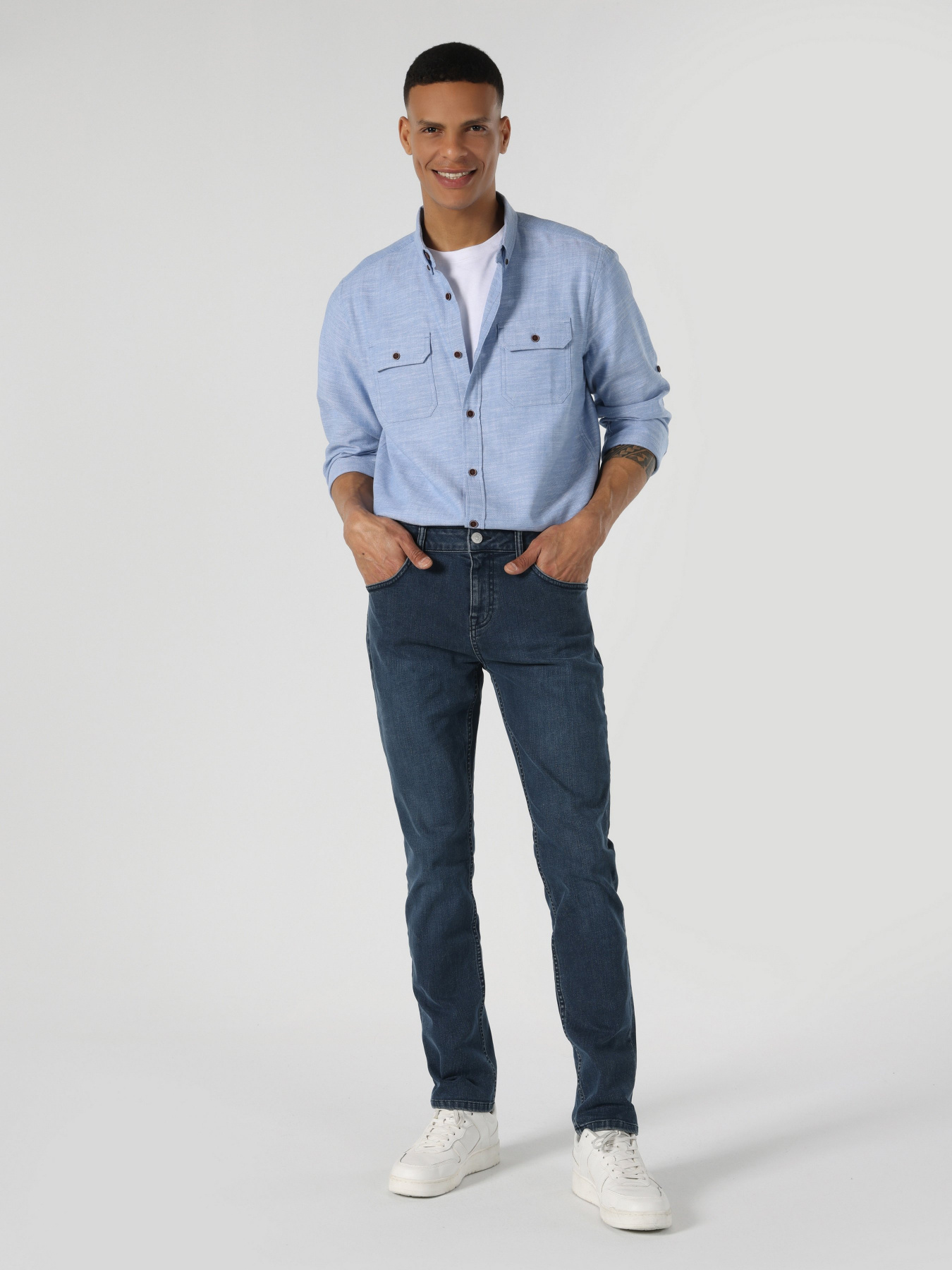 Прямые джинсы Colin’s 044 Karl модель CL1063722DN40879 Прямые джинсы Colin’s 044 Karl модель CL1063722DN40879 Фото