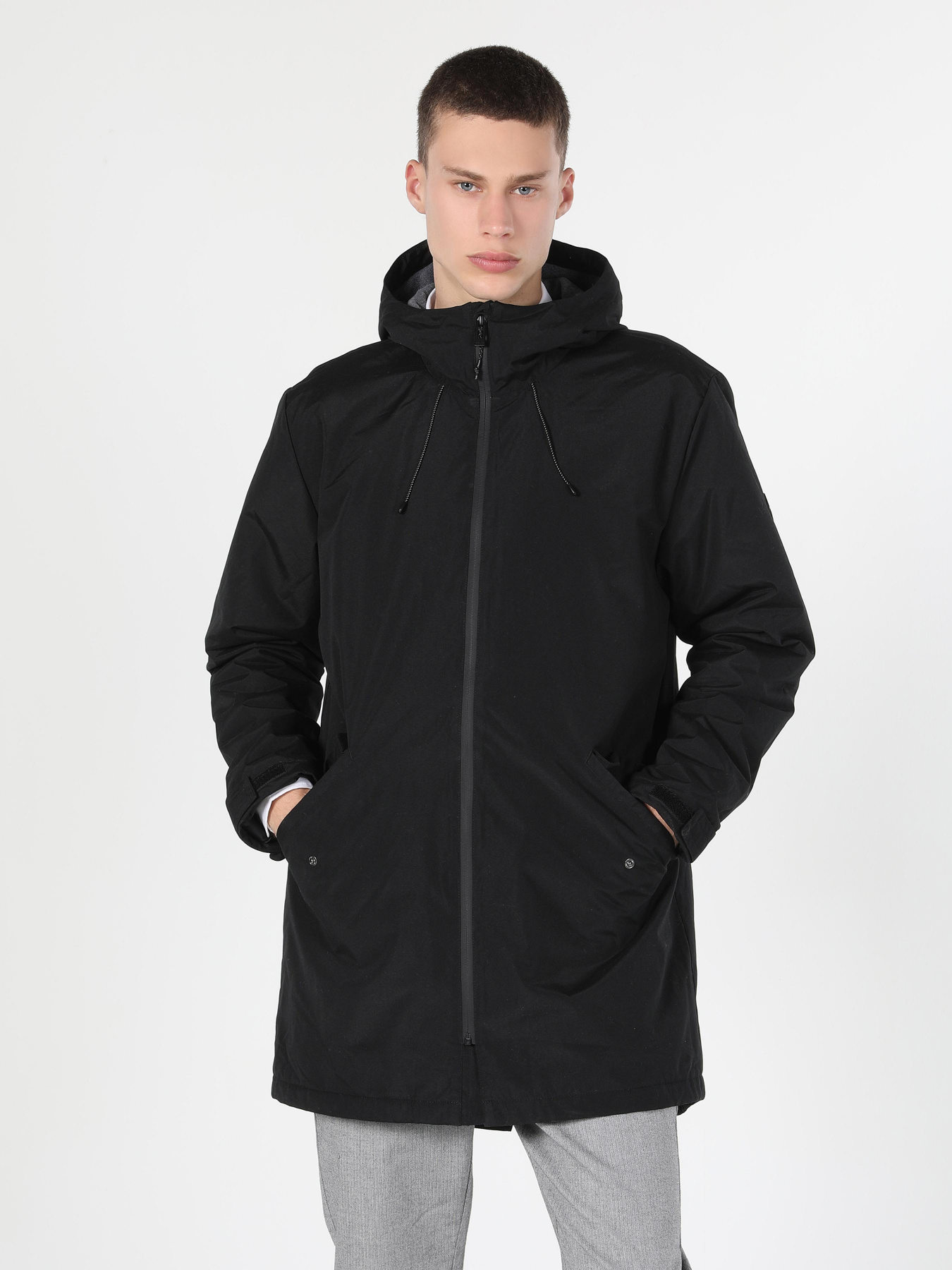 Куртки и дубленки Colin’s модель CL1055609BLK Фото