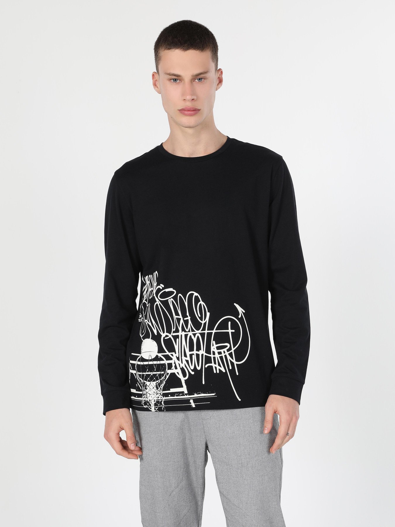 Лонгслив Colin’s модель CL1059596BLK Фото