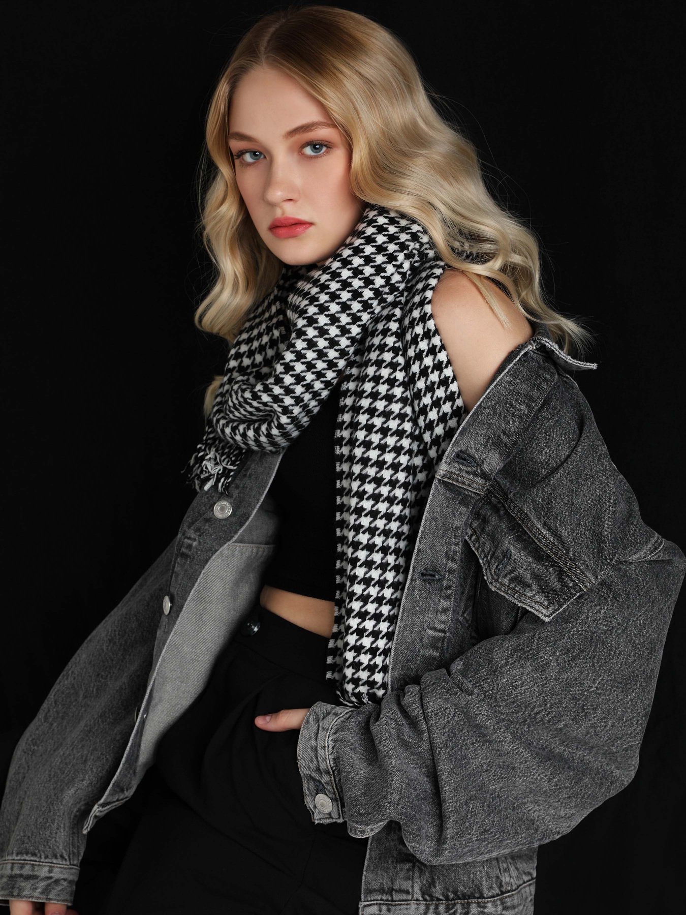 Шарф Colin’s модель CL1061320MTC Шарф Colin’s модель CL1061320MTC Фото