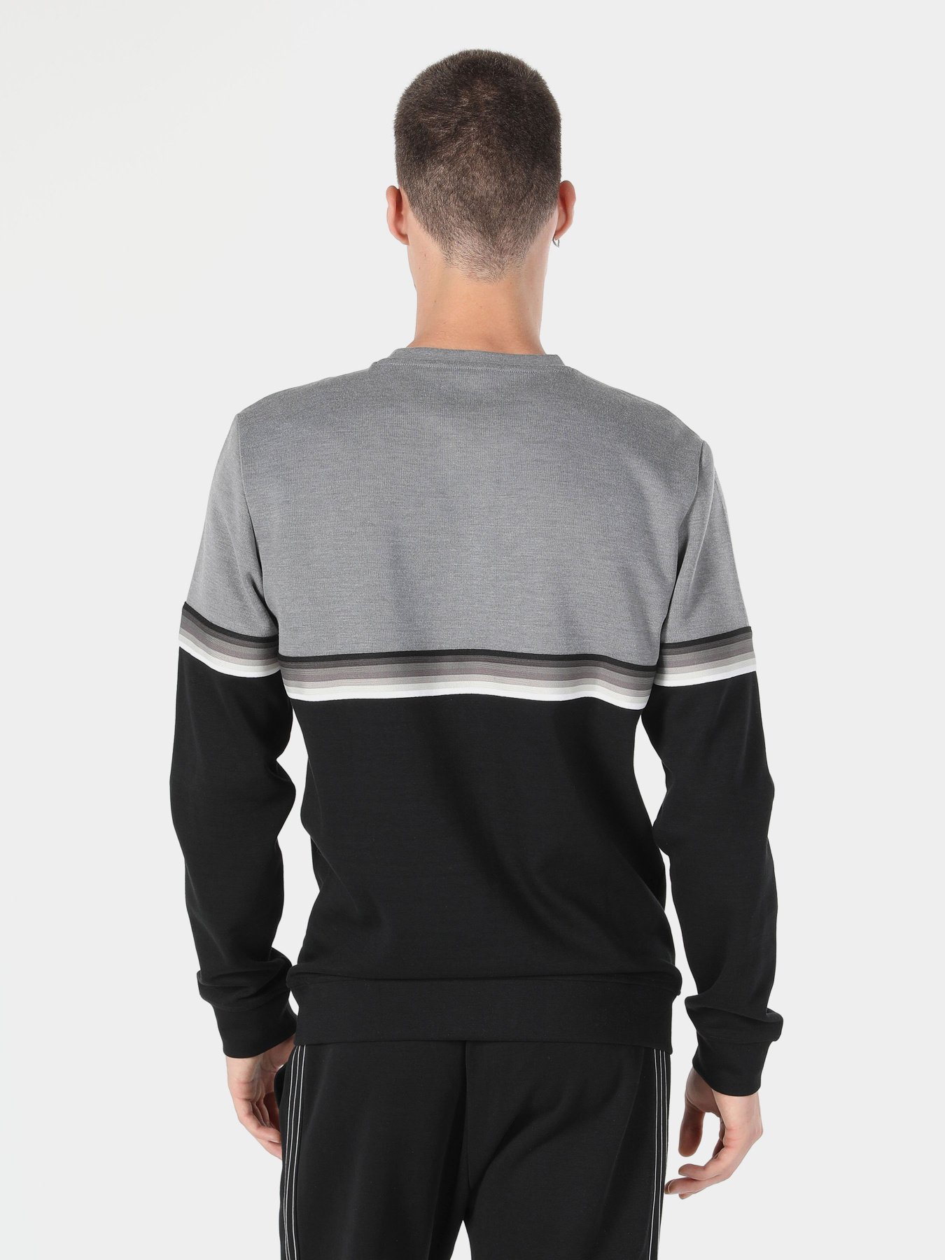 Свитшот Colin’s модель CL1059893BLK Фото