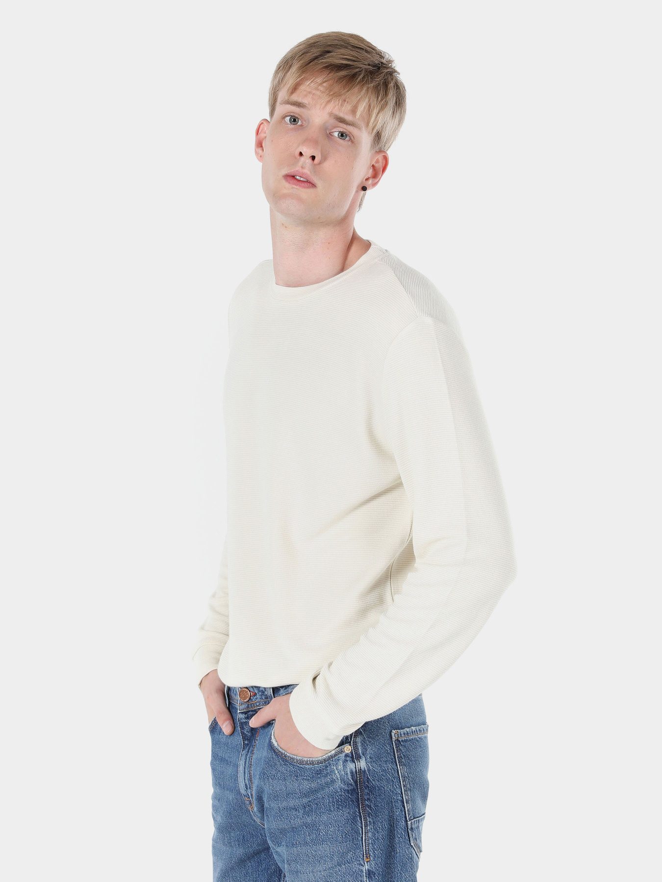 Лонгслив Colin’s модель CL1059906BEI Лонгслив Colin’s модель CL1059906BEI Фото