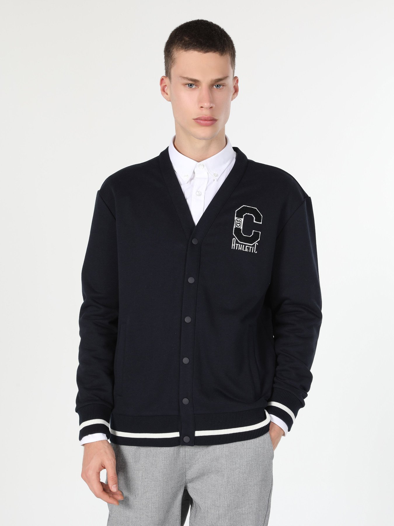 Кофта Colin’s модель CL1059933NAV Кофта Colin’s модель CL1059933NAV Фото