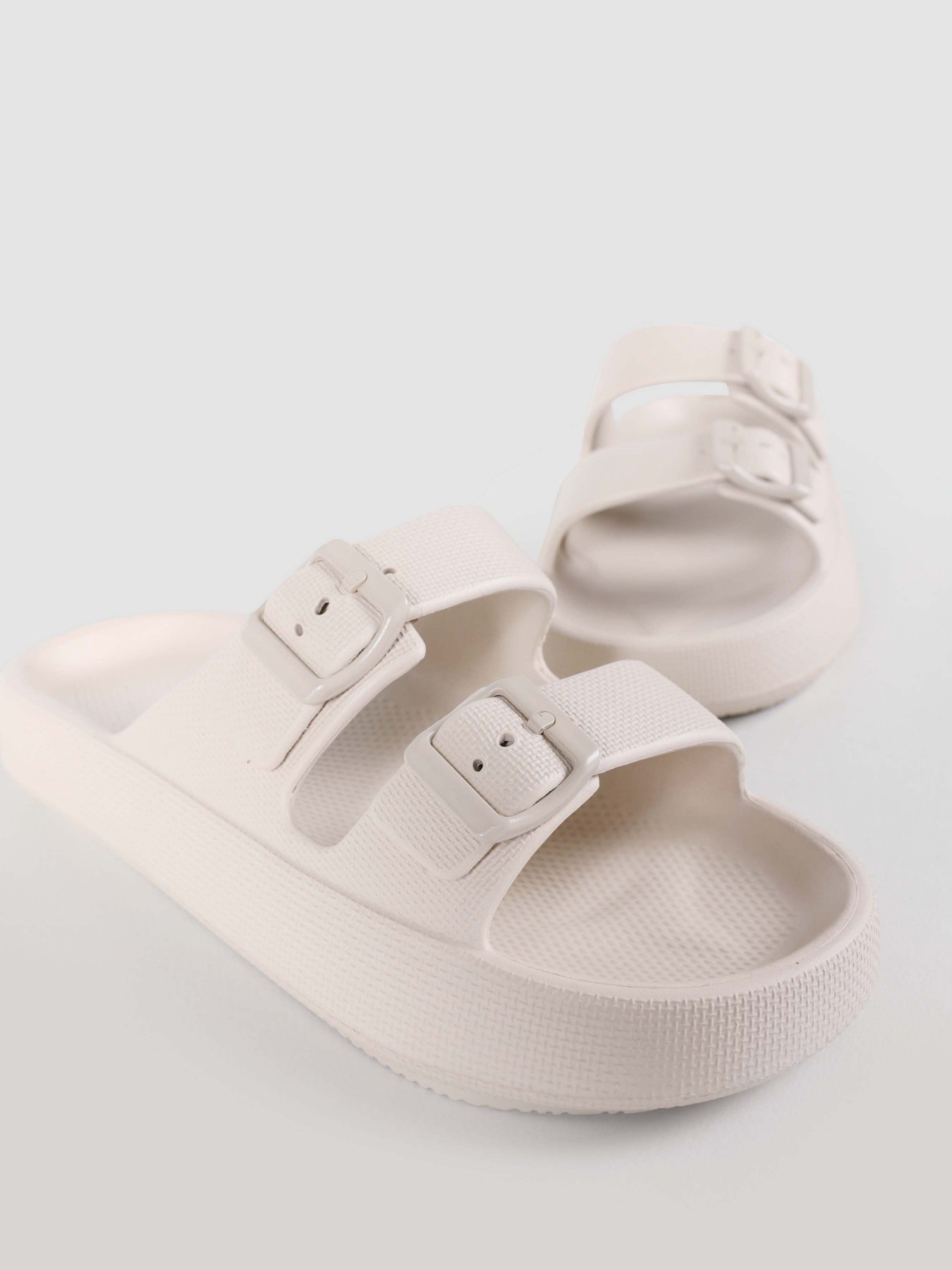 Шлепанцы Colin’s модель CL1064274BEI Фото