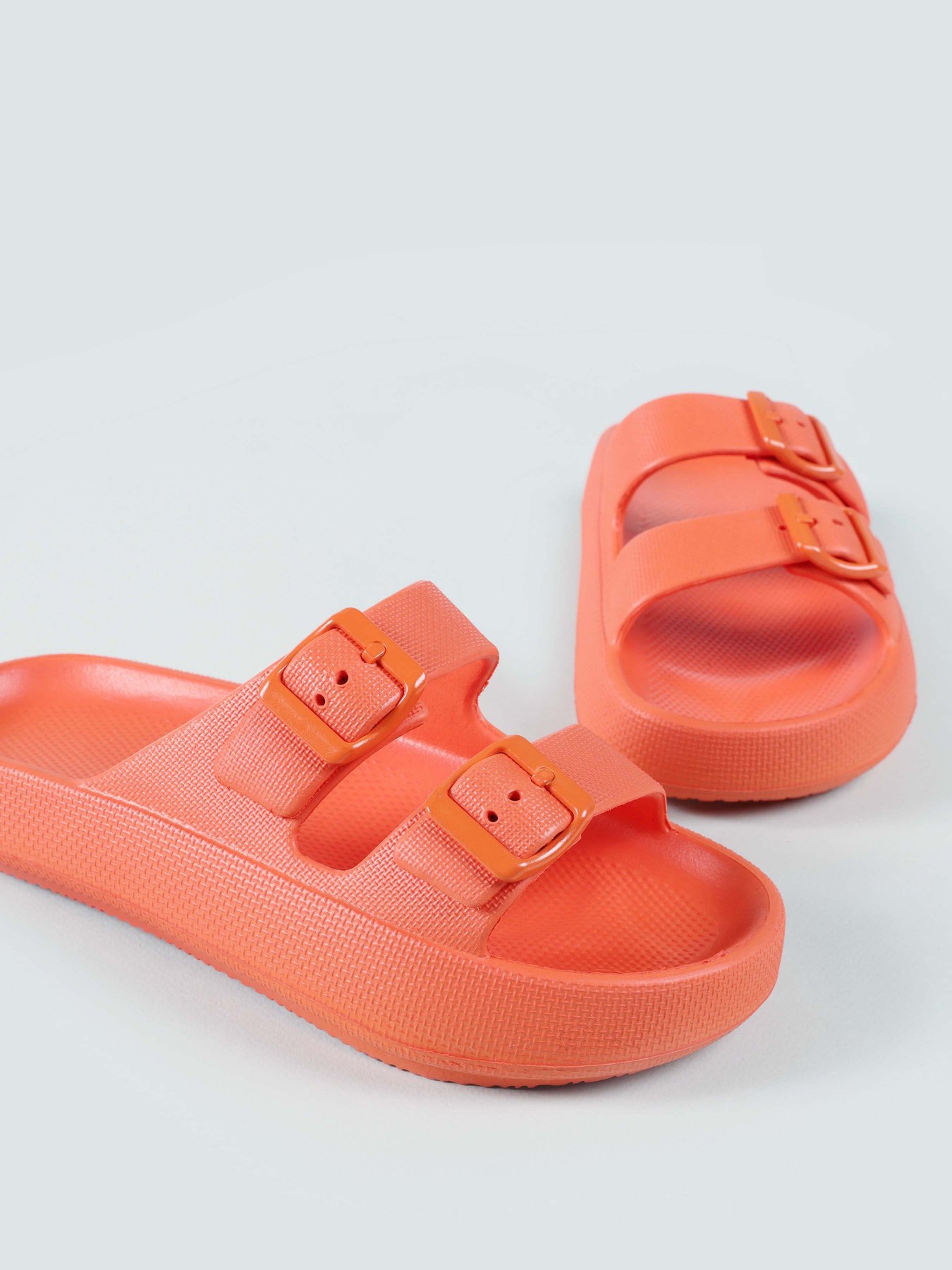 Шльопанці Colin’s модель CL1064274ORA Фото