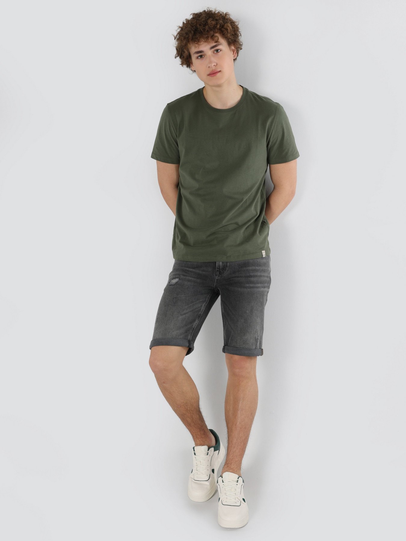 Футболка Colin’s модель CL1058592KHA Фото