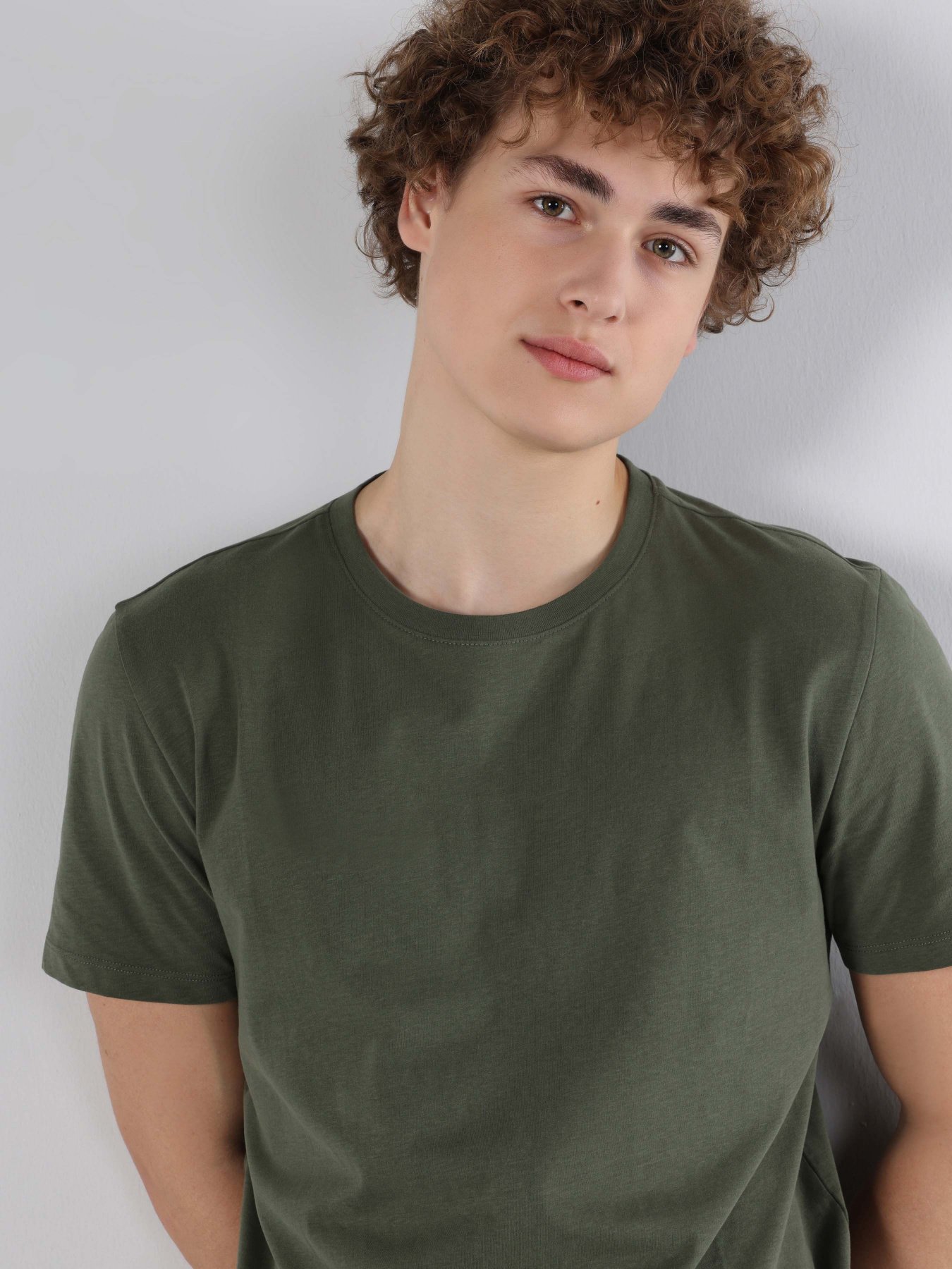 Футболка Colin’s модель CL1058592KHA Фото