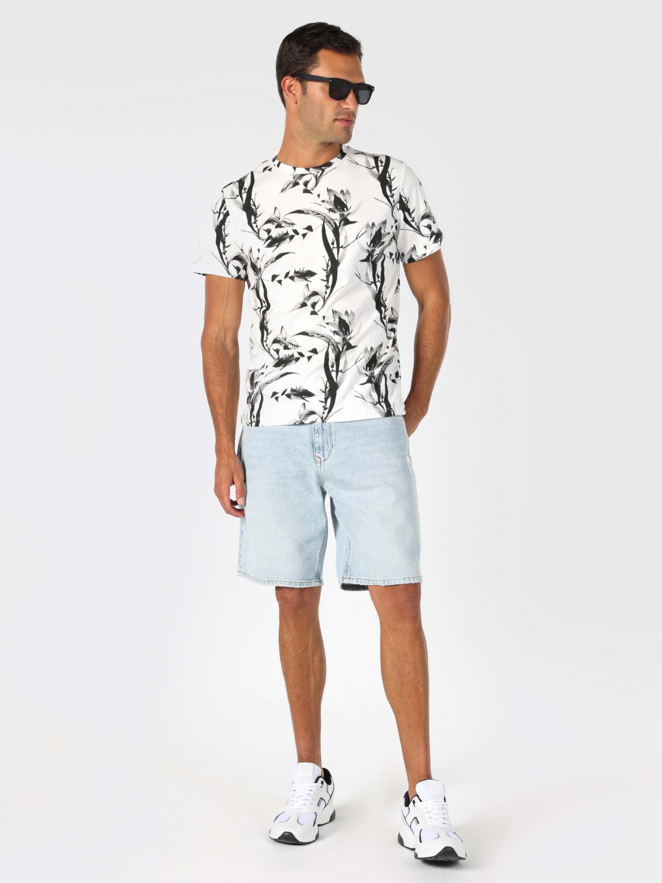 Футболка Colin’s модель CL1061538WHT Футболка Colin’s модель CL1061538WHT Фото