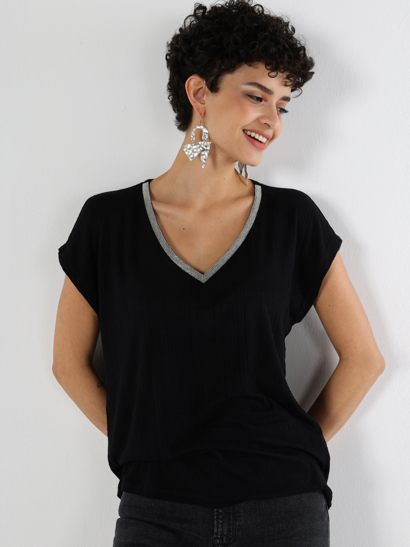 Футболка Colin’s модель CL1063391BLK Фото