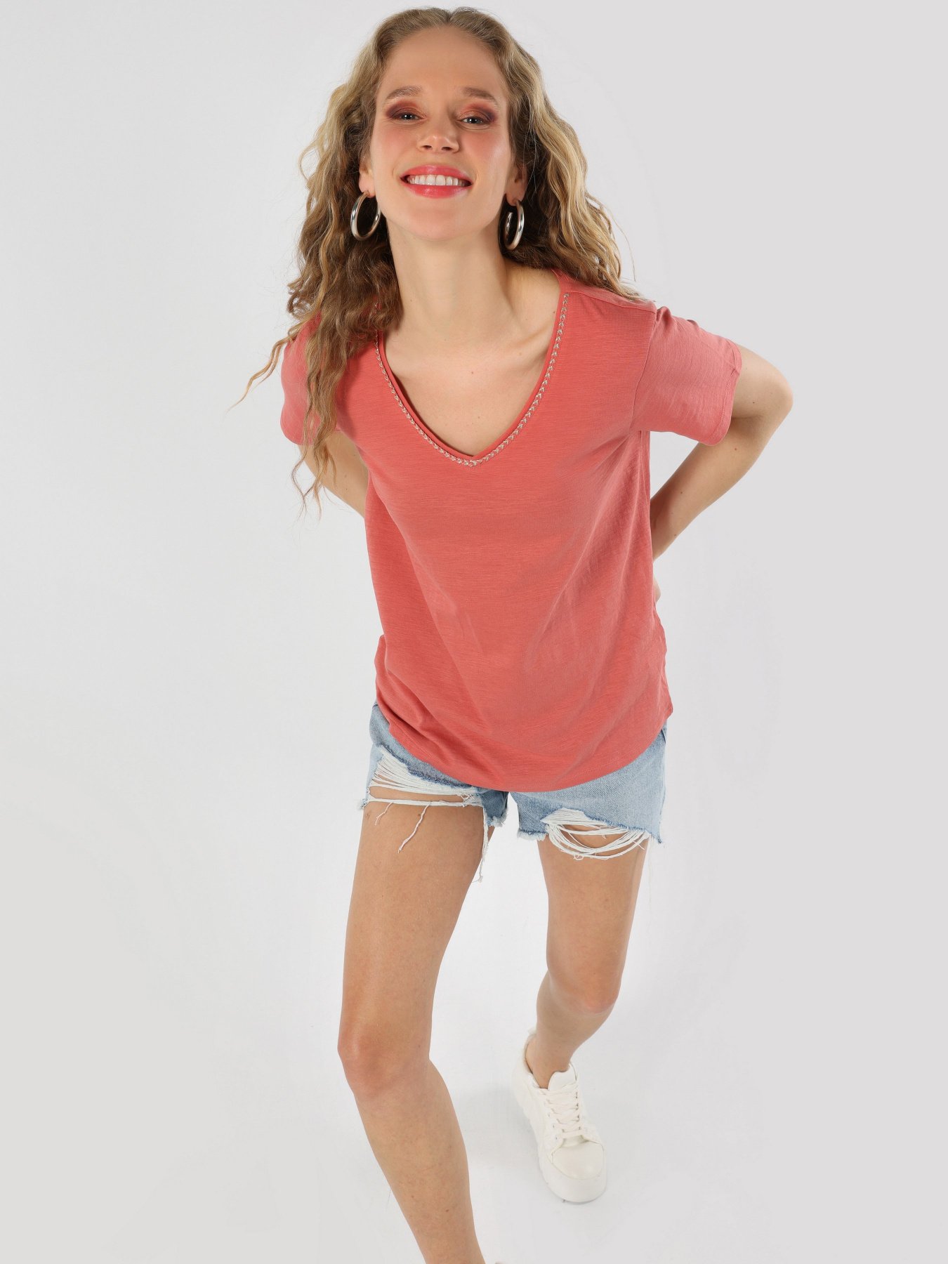 Футболка Colin’s модель CL1063419COR Футболка Colin’s модель CL1063419COR Фото