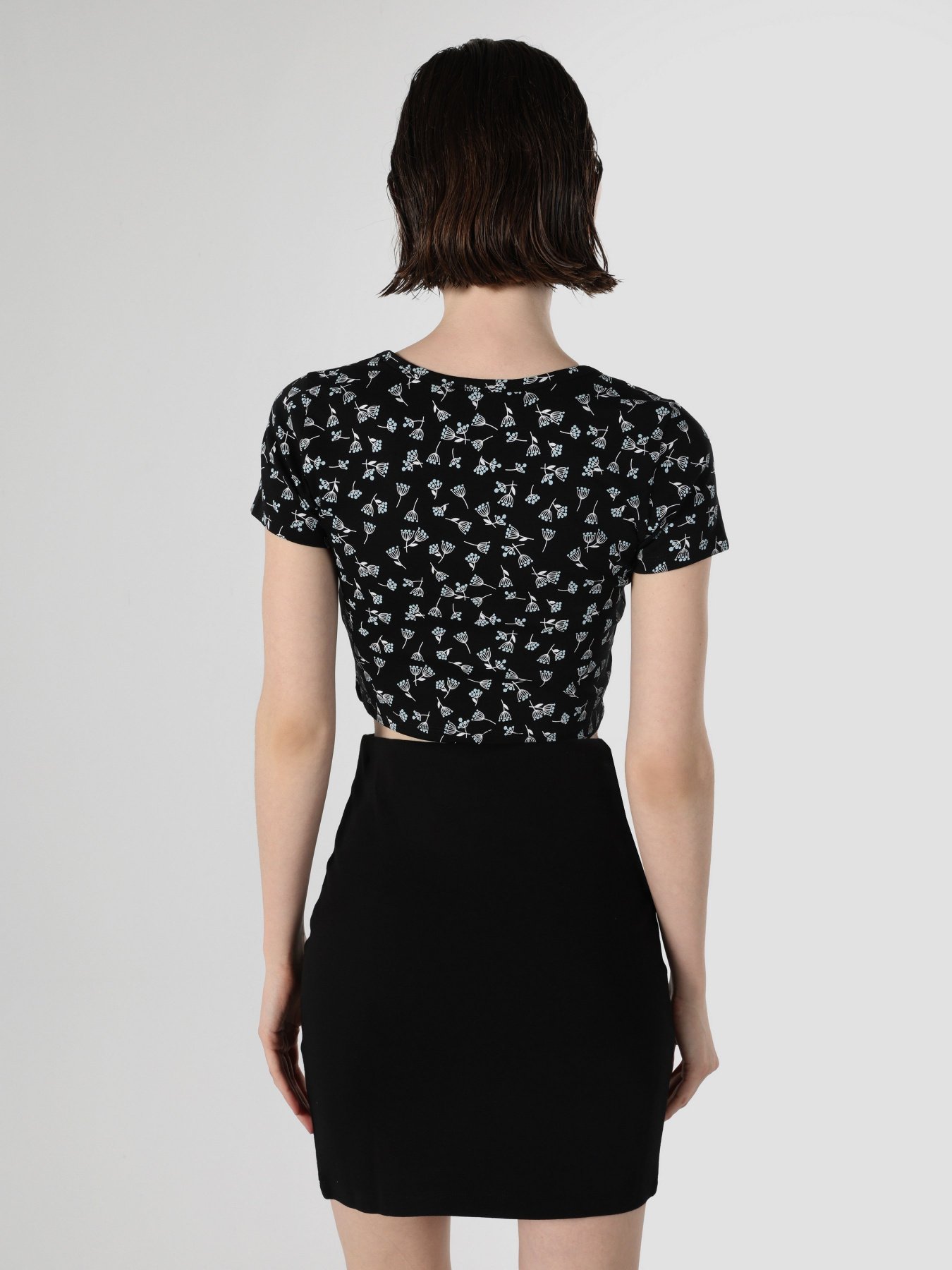 Футболка Colin’s модель CL1063448NAV Футболка Colin’s модель CL1063448NAV Фото