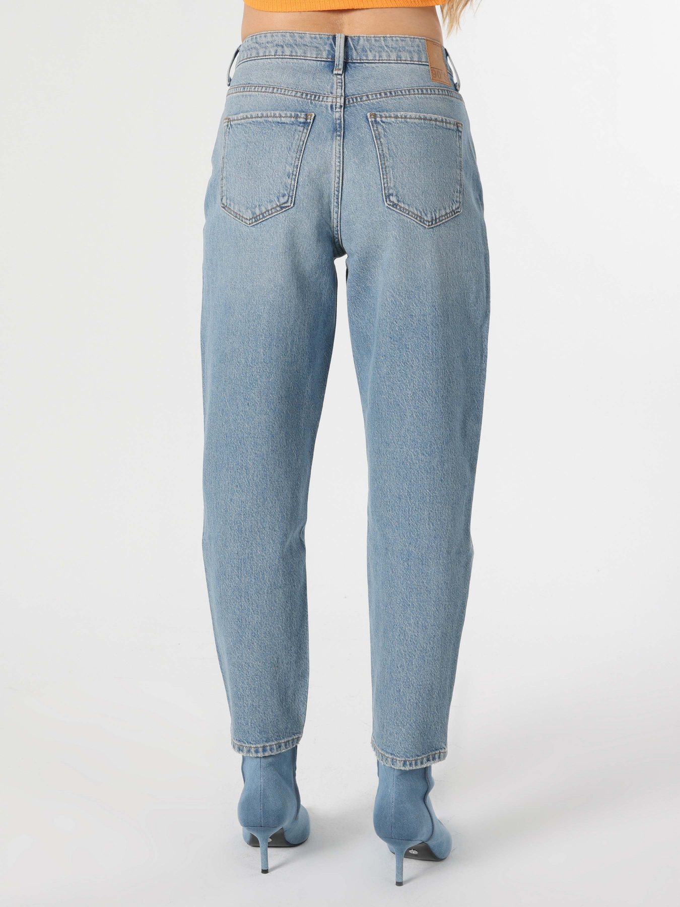 Прямые джинсы Colin’s 896 Maria модель CL1063498DN42505 Фото