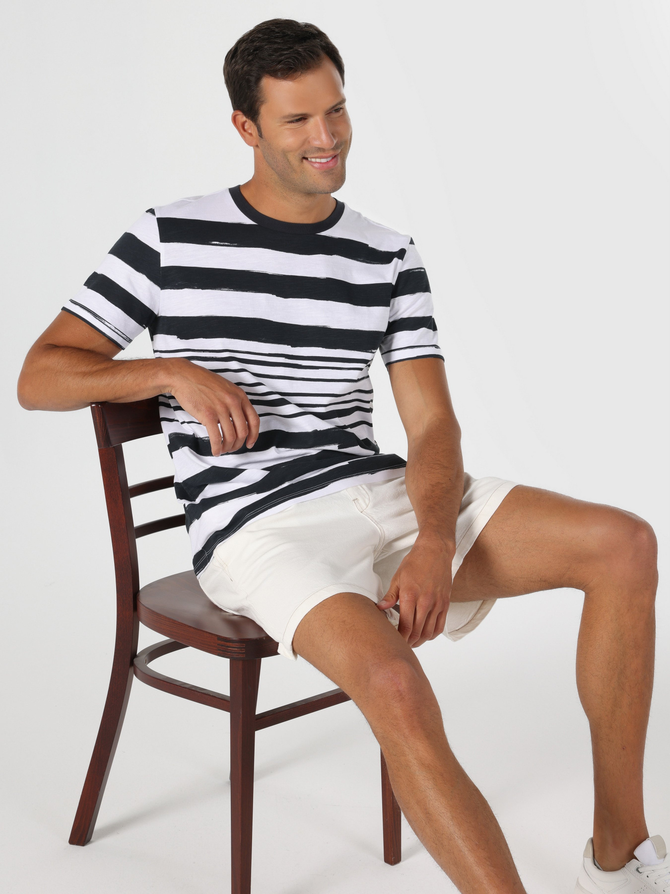 Футболка Colin’s модель CL1063685WHT Фото