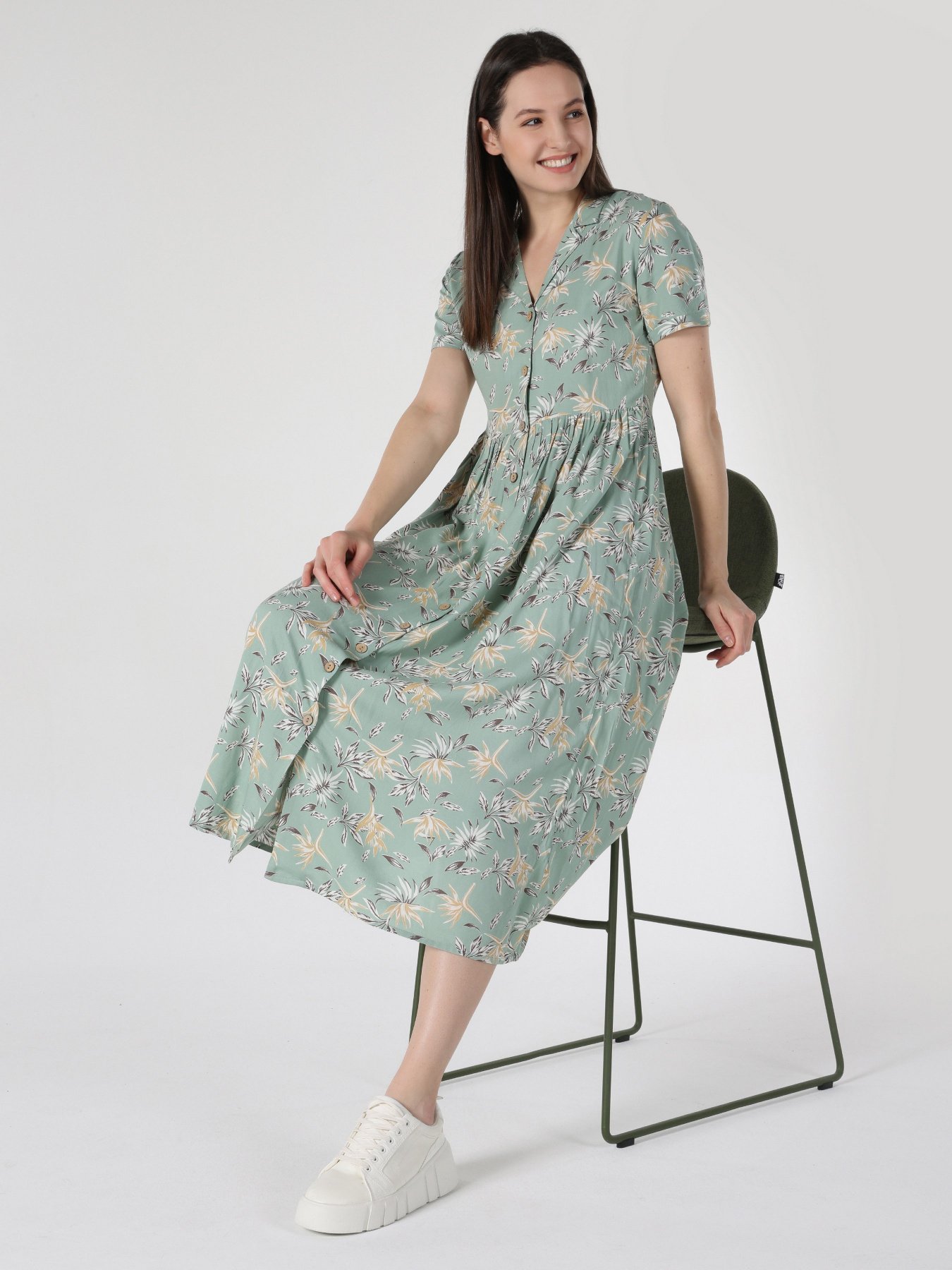 Платье мини Colin’s модель CL1064099OLV Платье мини Colin’s модель CL1064099OLV Фото