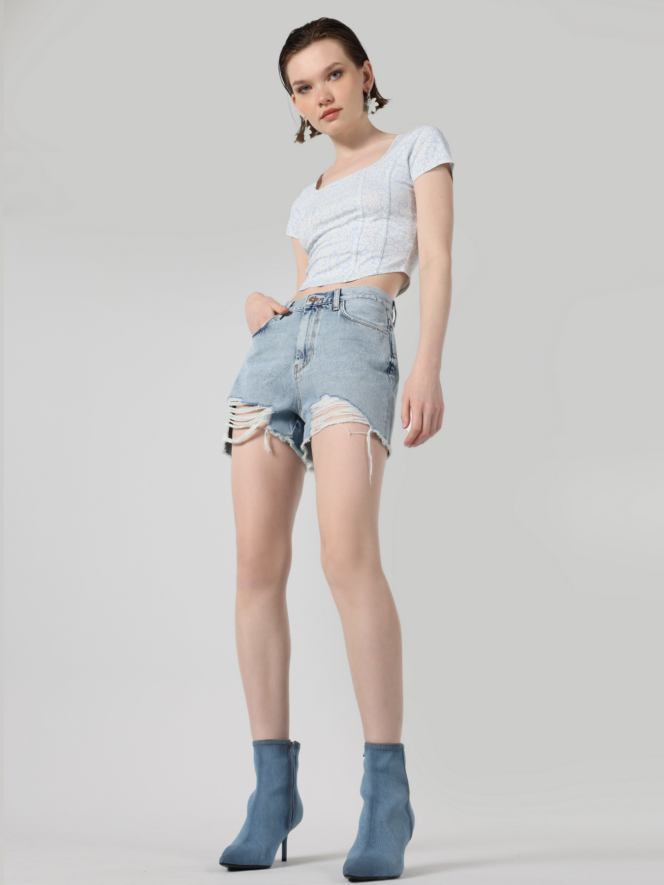 Шорты джинсовые Colin’s модель CL1064368DN42712 Фото