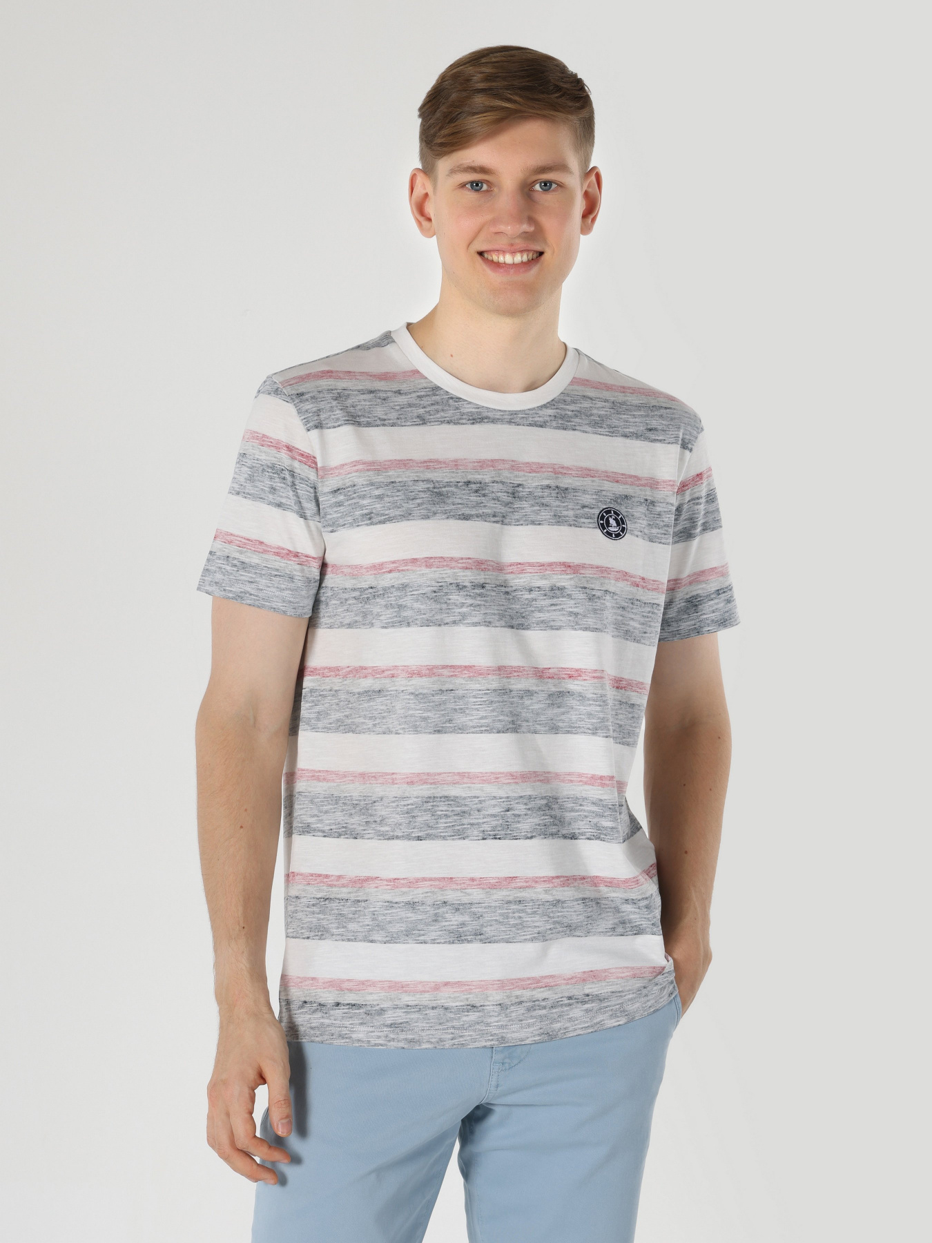 Футболка Colin’s модель CL1063112OFW Футболка Colin’s модель CL1063112OFW Фото