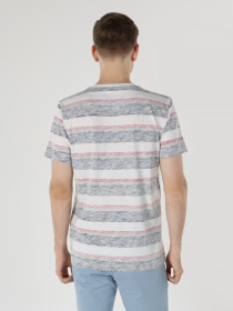 Футболка Colin’s модель CL1063112OFW Футболка Colin’s модель CL1063112OFW Фото