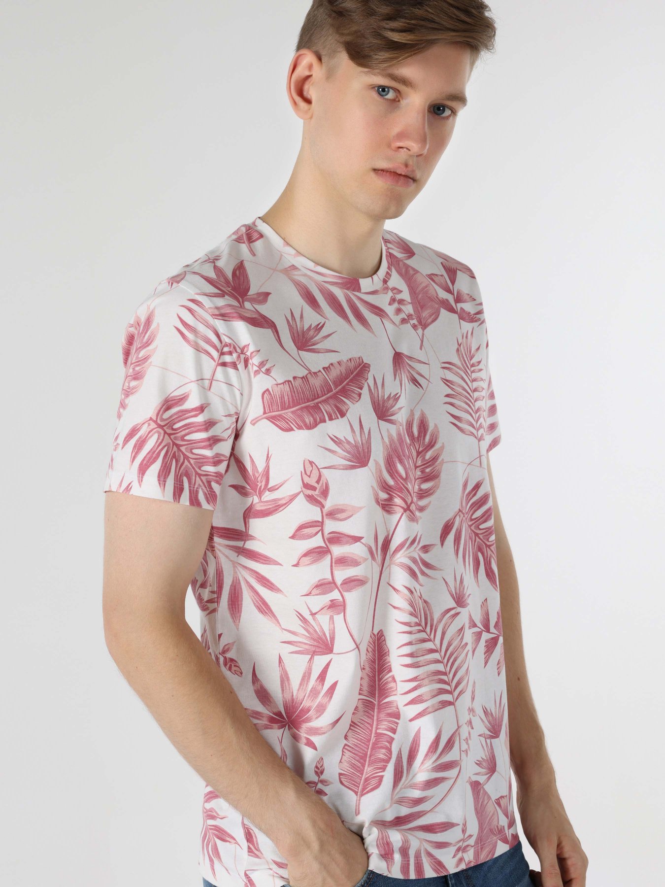 Футболка Colin’s модель CL1063114OFW Фото