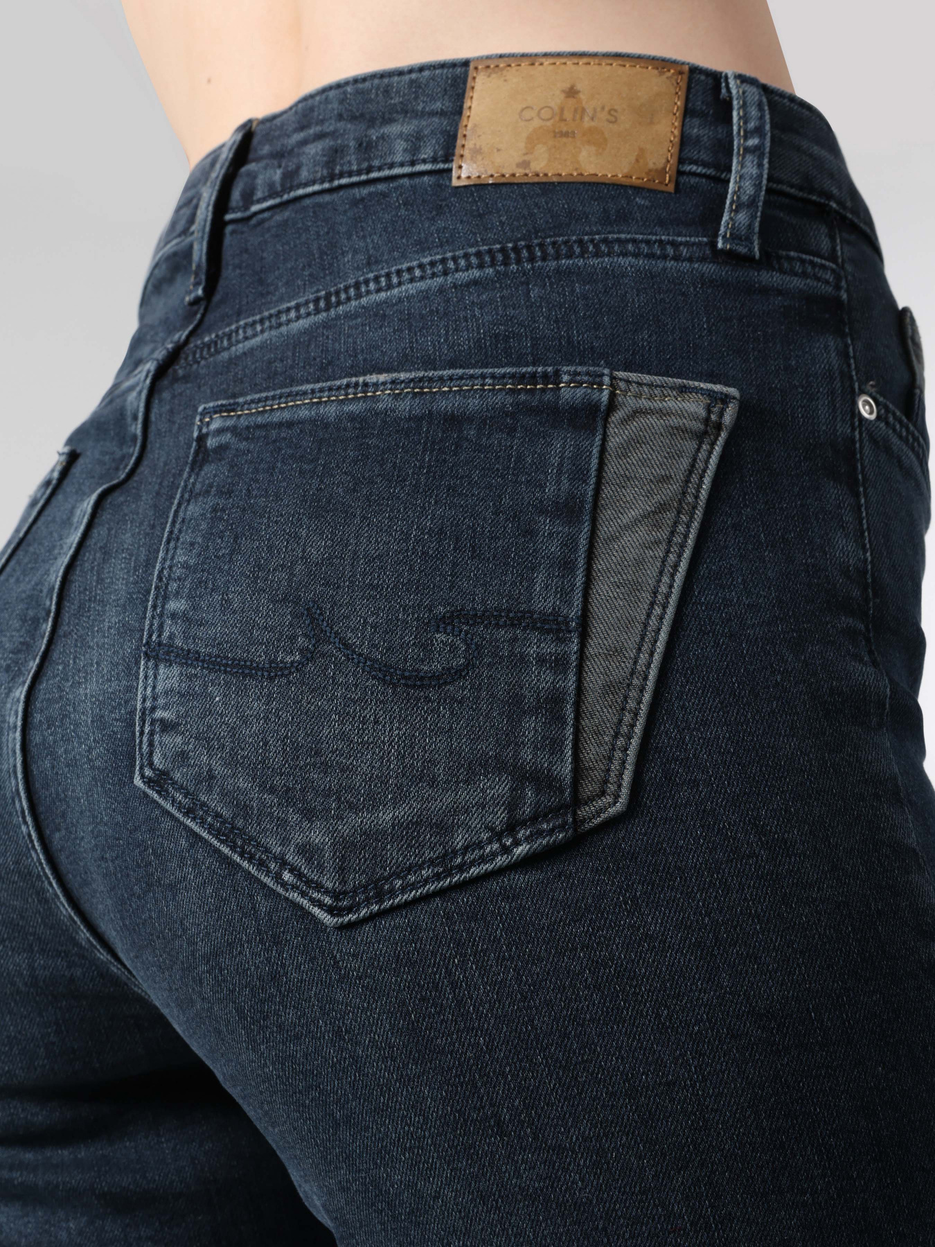 Прямые джинсы Colin’s 703 Carla модель CL1063467DN42488 Фото