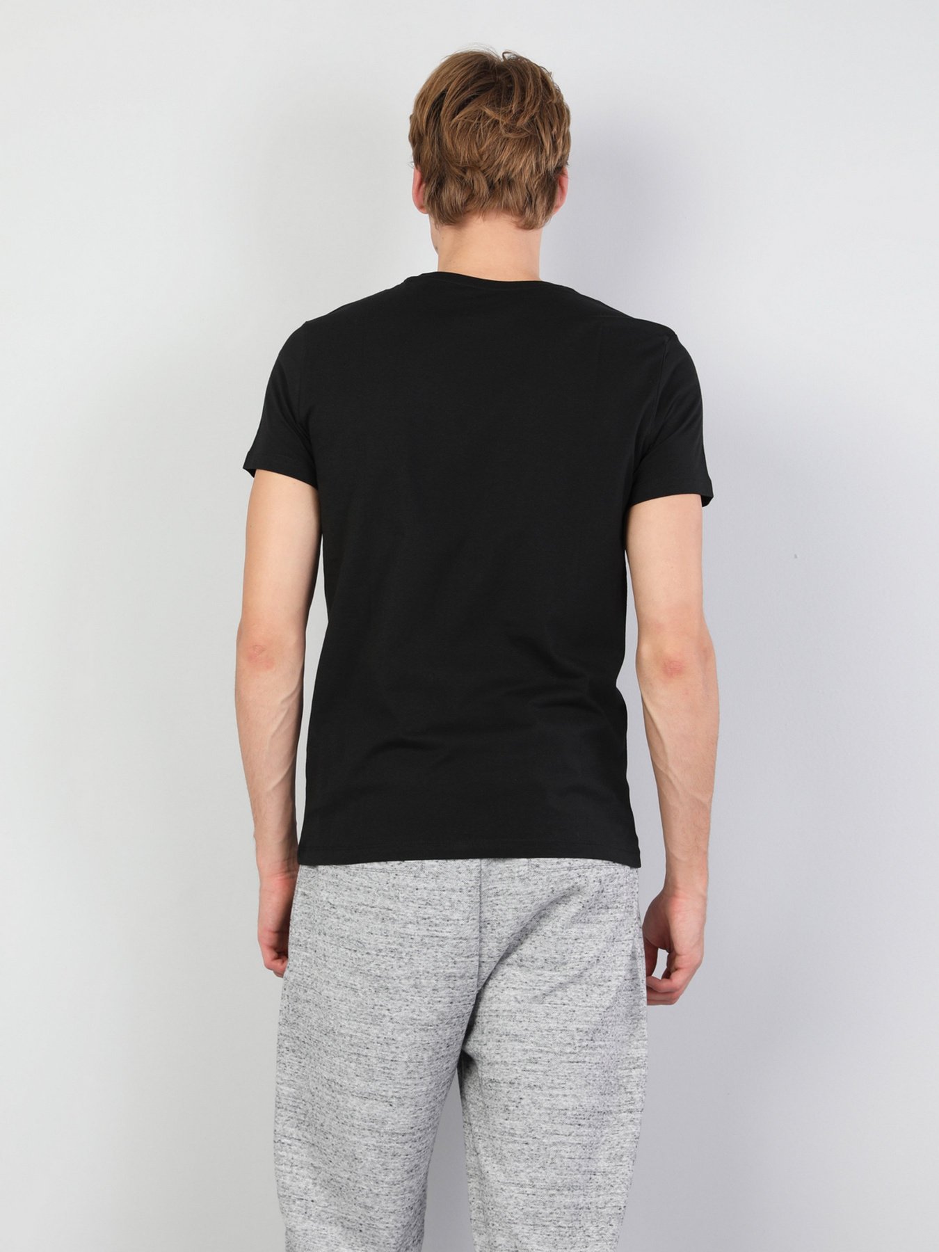 Футболки и поло Colin’s модель CL1047729BLK Футболки и поло Colin’s модель CL1047729BLK Фото