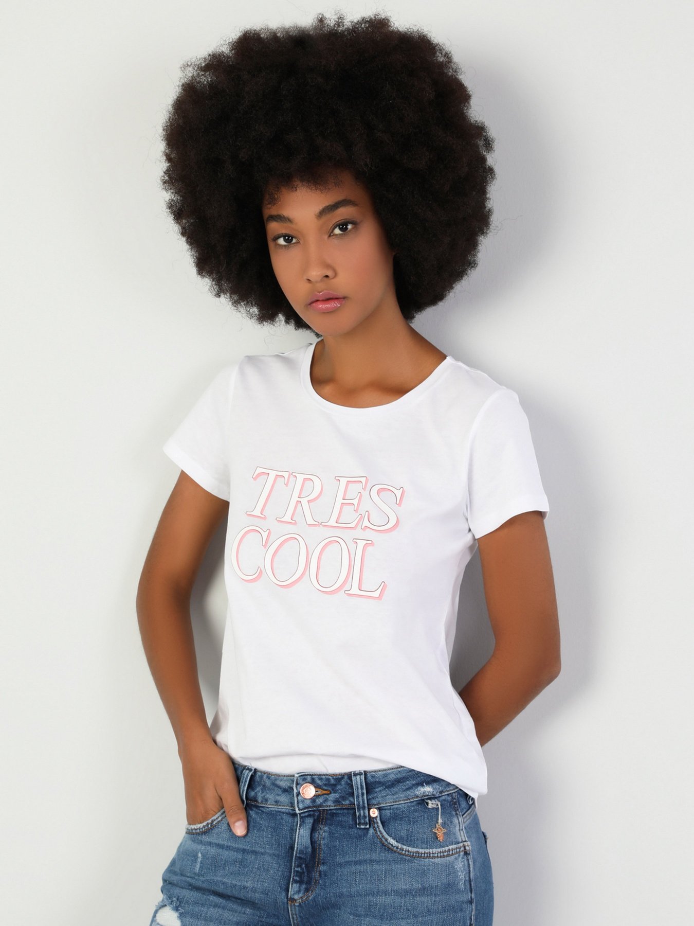 Футболки и поло Colin’s модель CL1047768WHT Футболки и поло Colin’s модель CL1047768WHT Фото