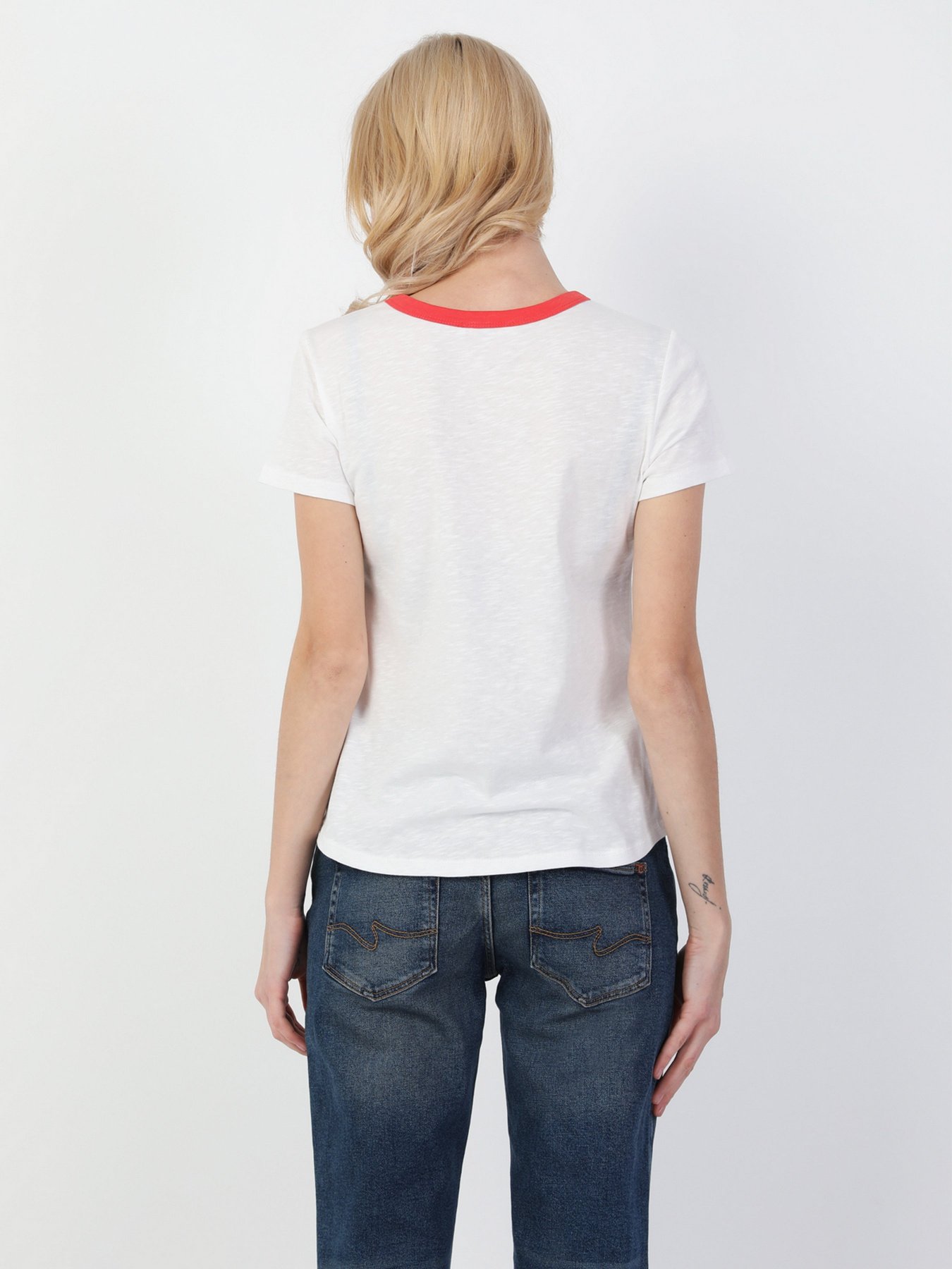 Футболки и поло Colin’s модель CL1047777OFW Фото