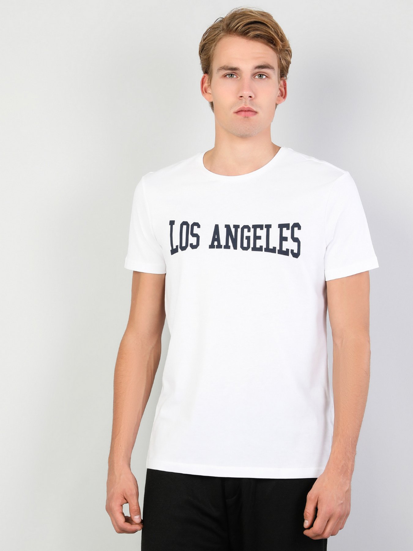 Футболки и поло Colin’s модель CL1048559WHT Фото