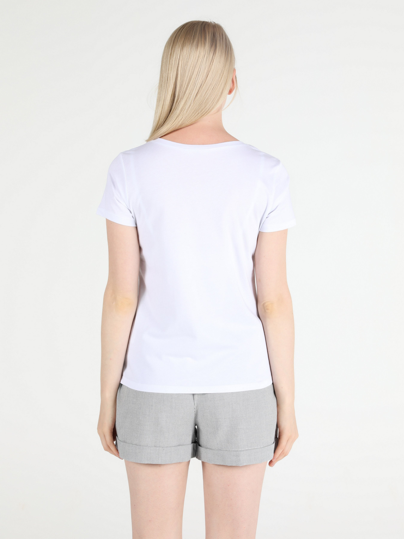 Футболки и поло Colin’s модель CL1048693WHT Футболки и поло Colin’s модель CL1048693WHT Фото