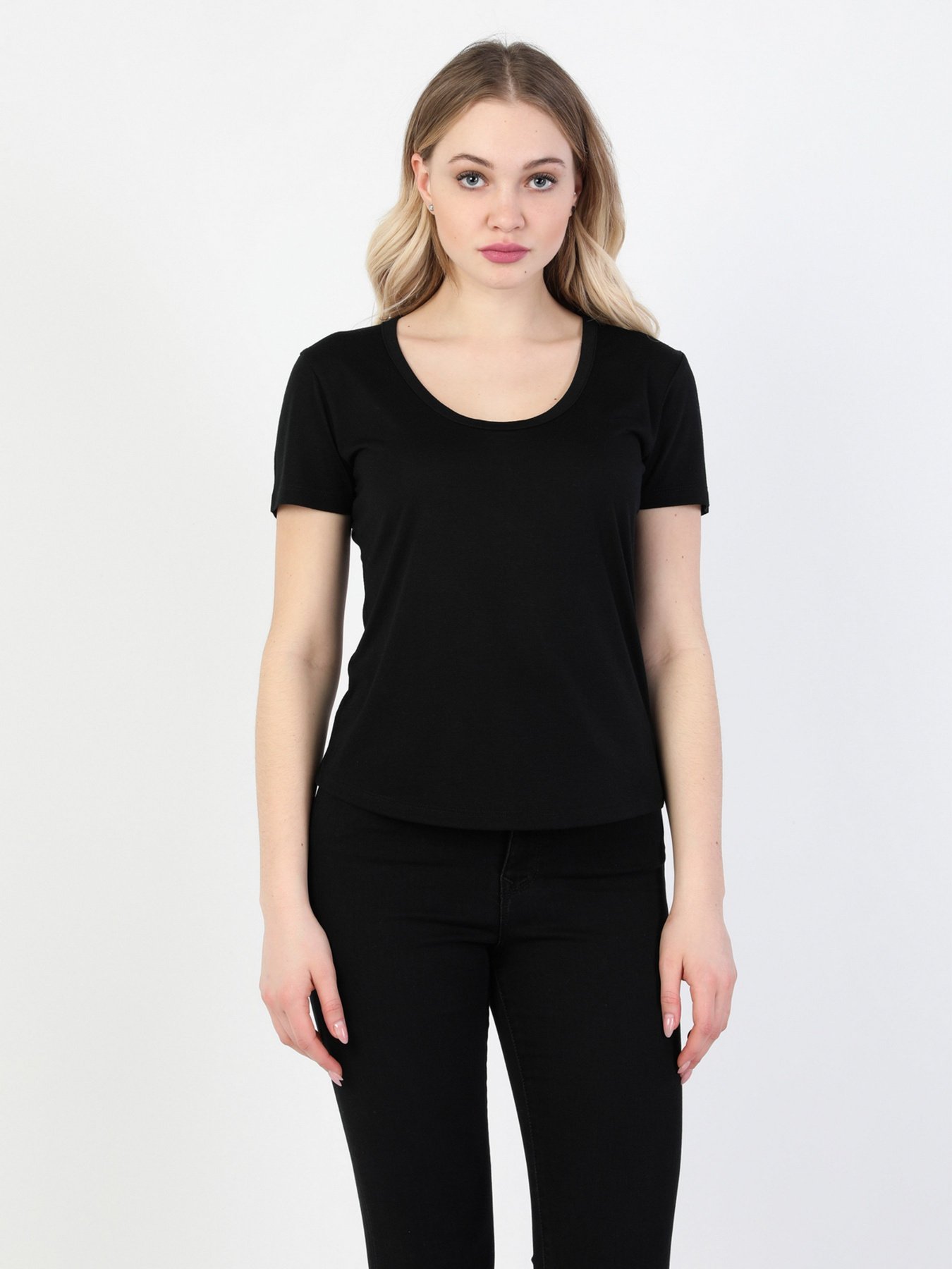 Футболки и поло Colin’s модель CL1048765BLK Футболки и поло Colin’s модель CL1048765BLK Фото