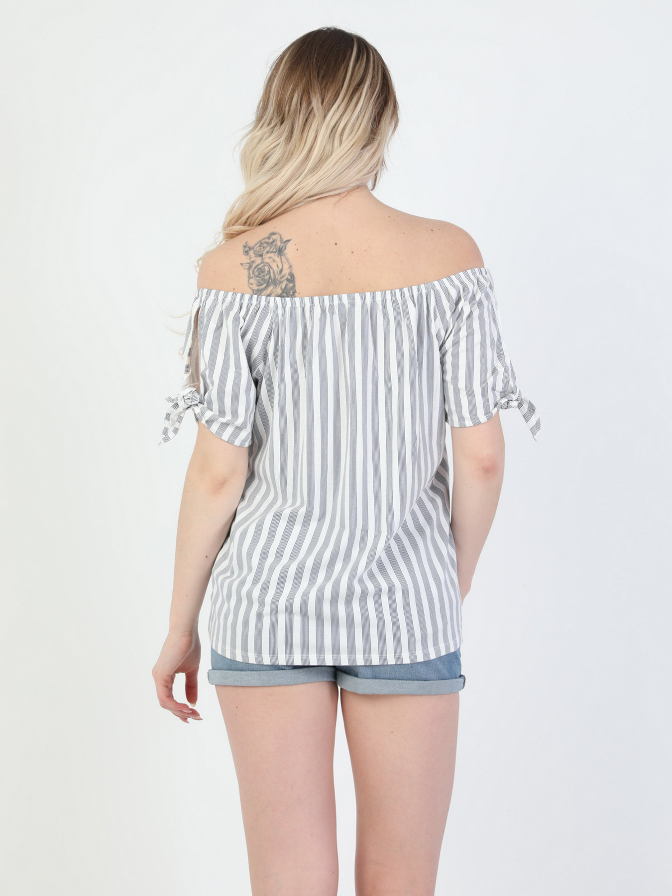 Футболки и поло Colin’s модель CL1048880WHT Футболки и поло Colin’s модель CL1048880WHT Фото