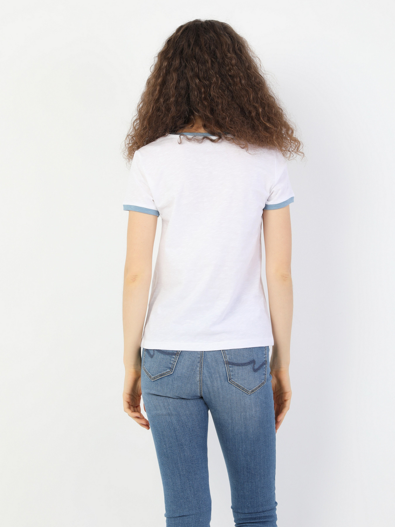 Футболки и поло Colin’s модель CL1049059WHT Футболки и поло Colin’s модель CL1049059WHT Фото