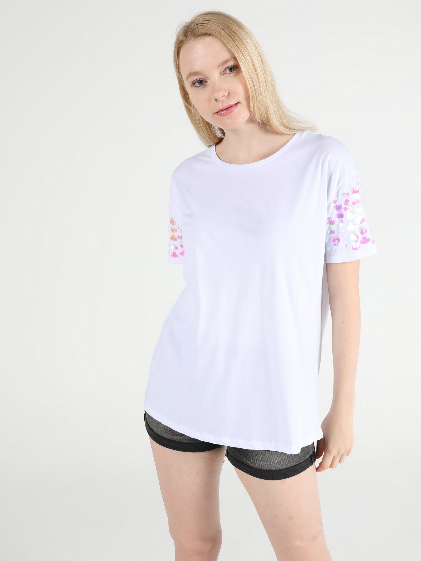 Футболки и поло Colin’s модель CL1049069WHT Футболки и поло Colin’s модель CL1049069WHT Фото