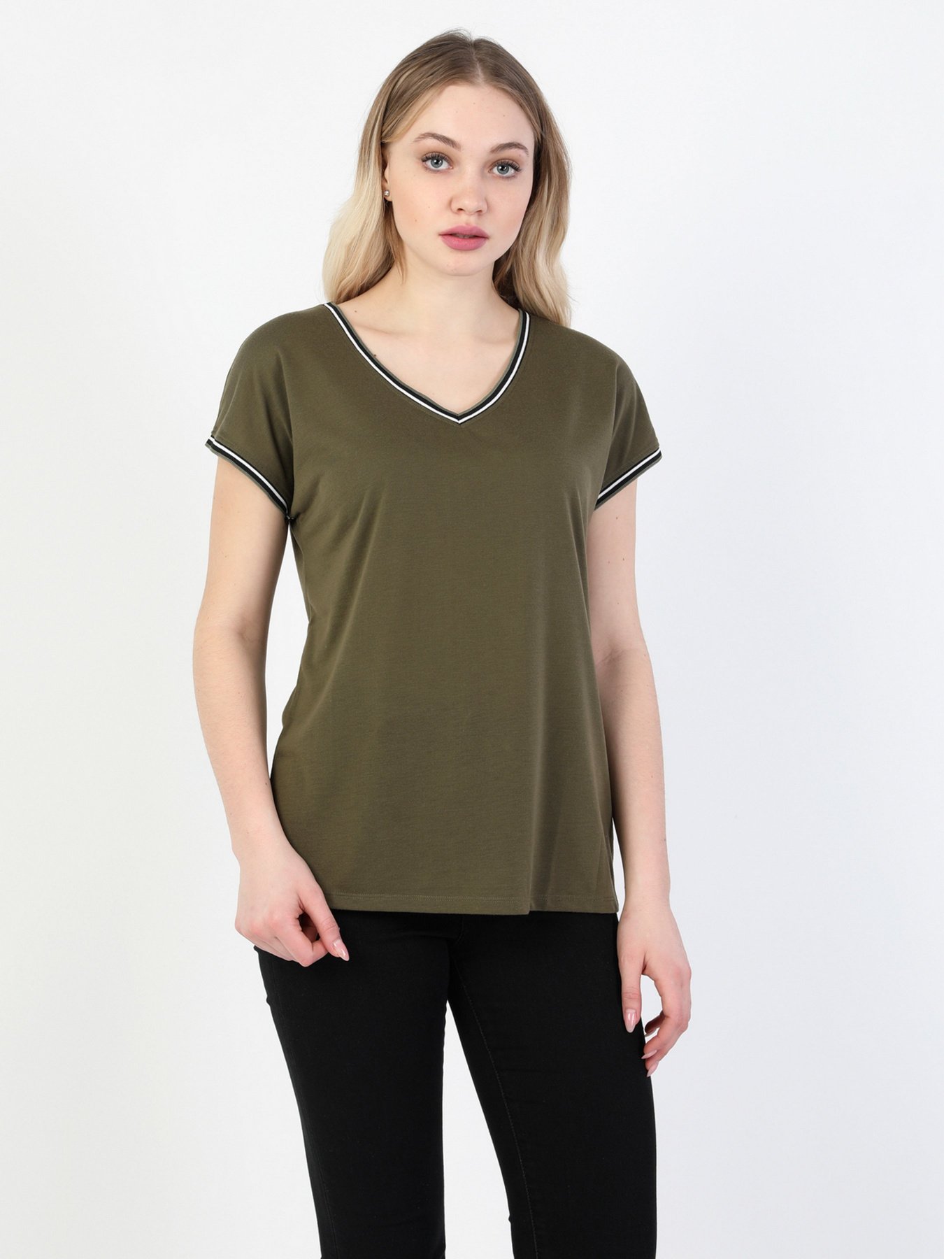 Футболки и поло Colin’s модель CL1049096KHA Фото