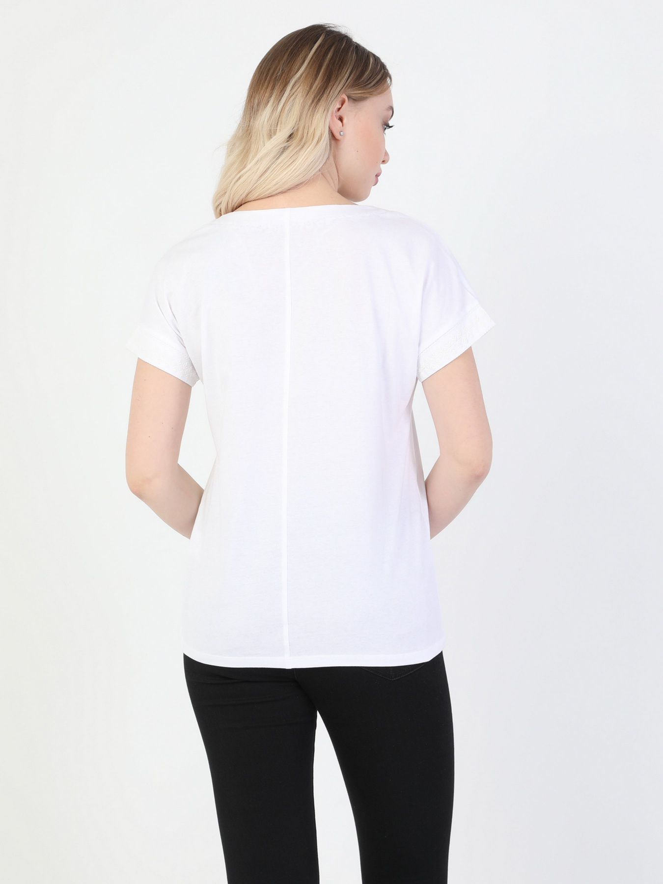 Футболки и поло Colin’s модель CL1049107WHT Фото