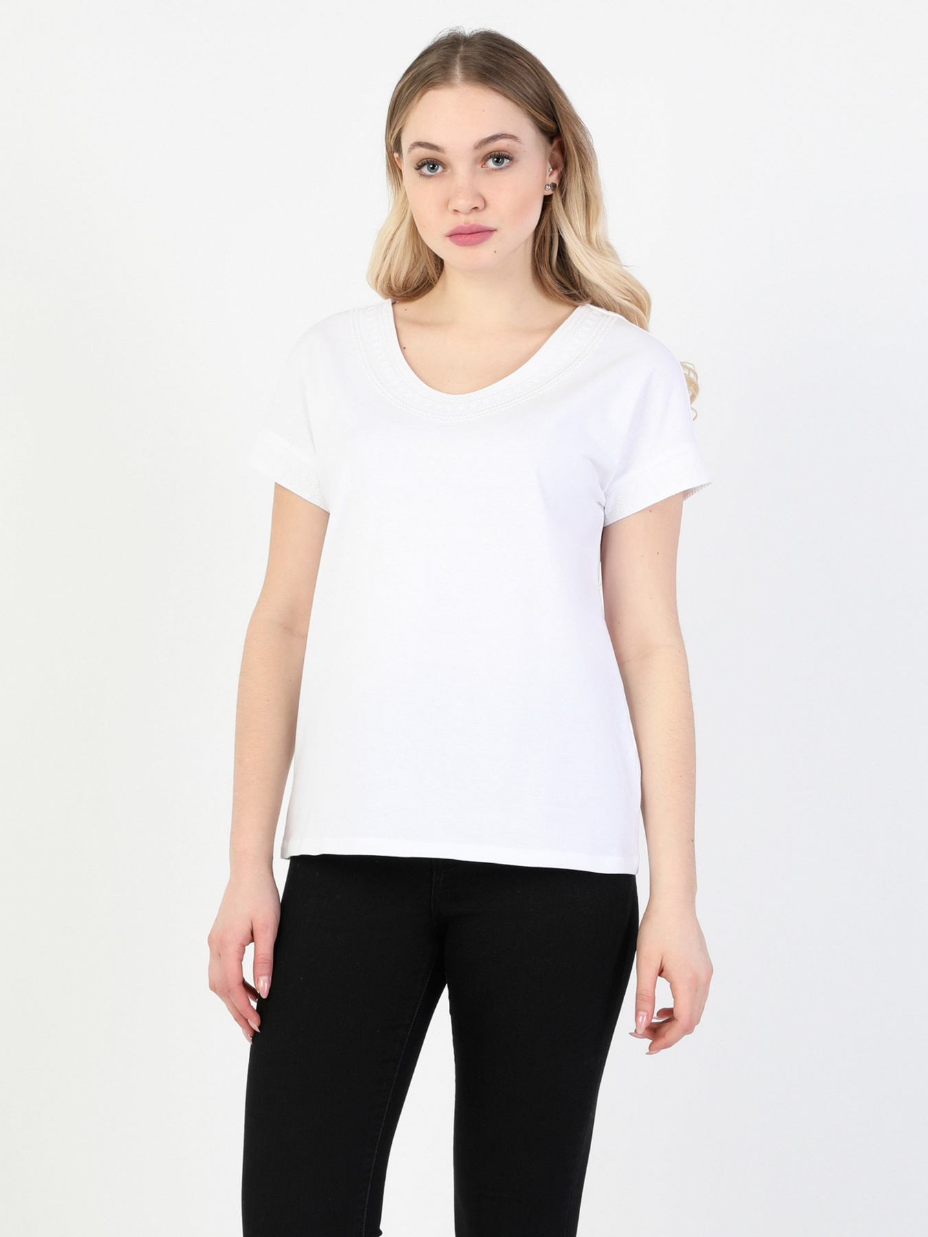 Футболки и поло Colin’s модель CL1049107WHT Фото