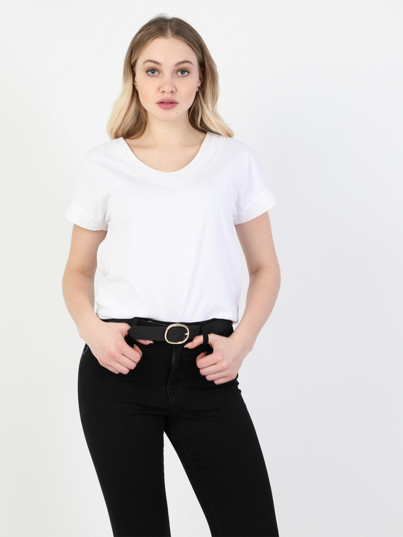 Футболки и поло Colin’s модель CL1049107WHT Футболки и поло Colin’s модель CL1049107WHT Фото