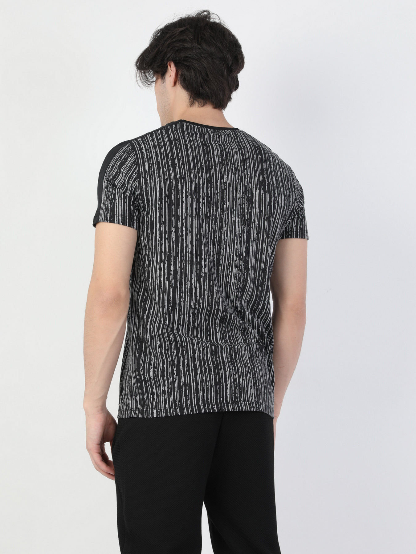 Футболки и поло Colin’s модель CL1049442BLK Фото