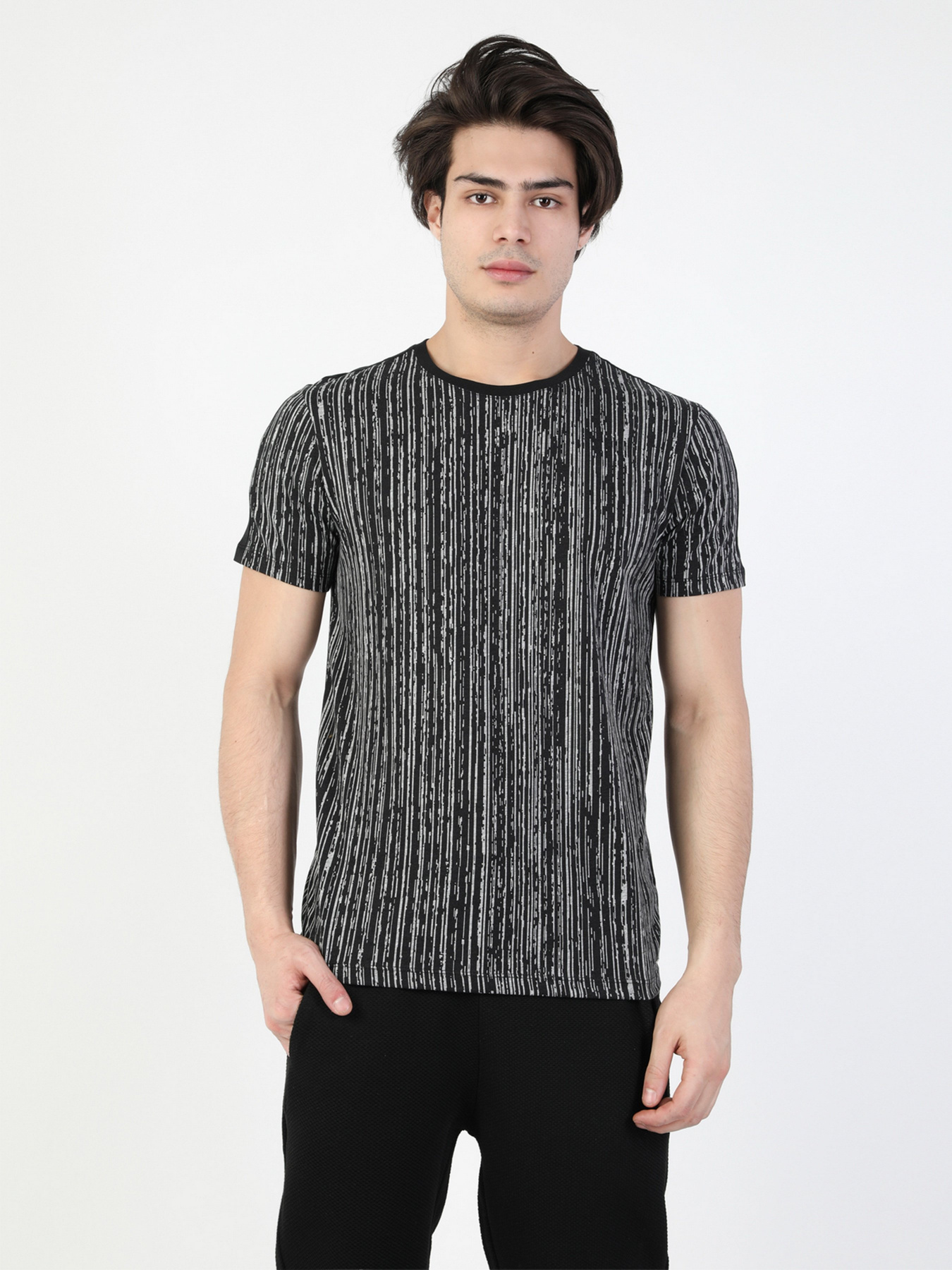 Футболки и поло Colin’s модель CL1049442BLK Фото