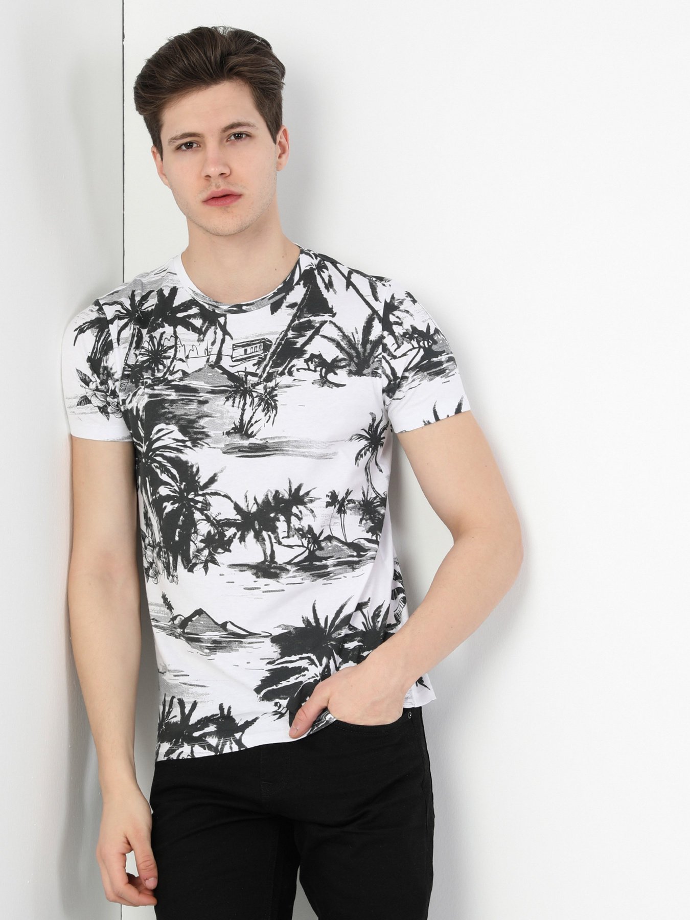 Футболки и поло Colin’s модель CL1049443WHT Фото