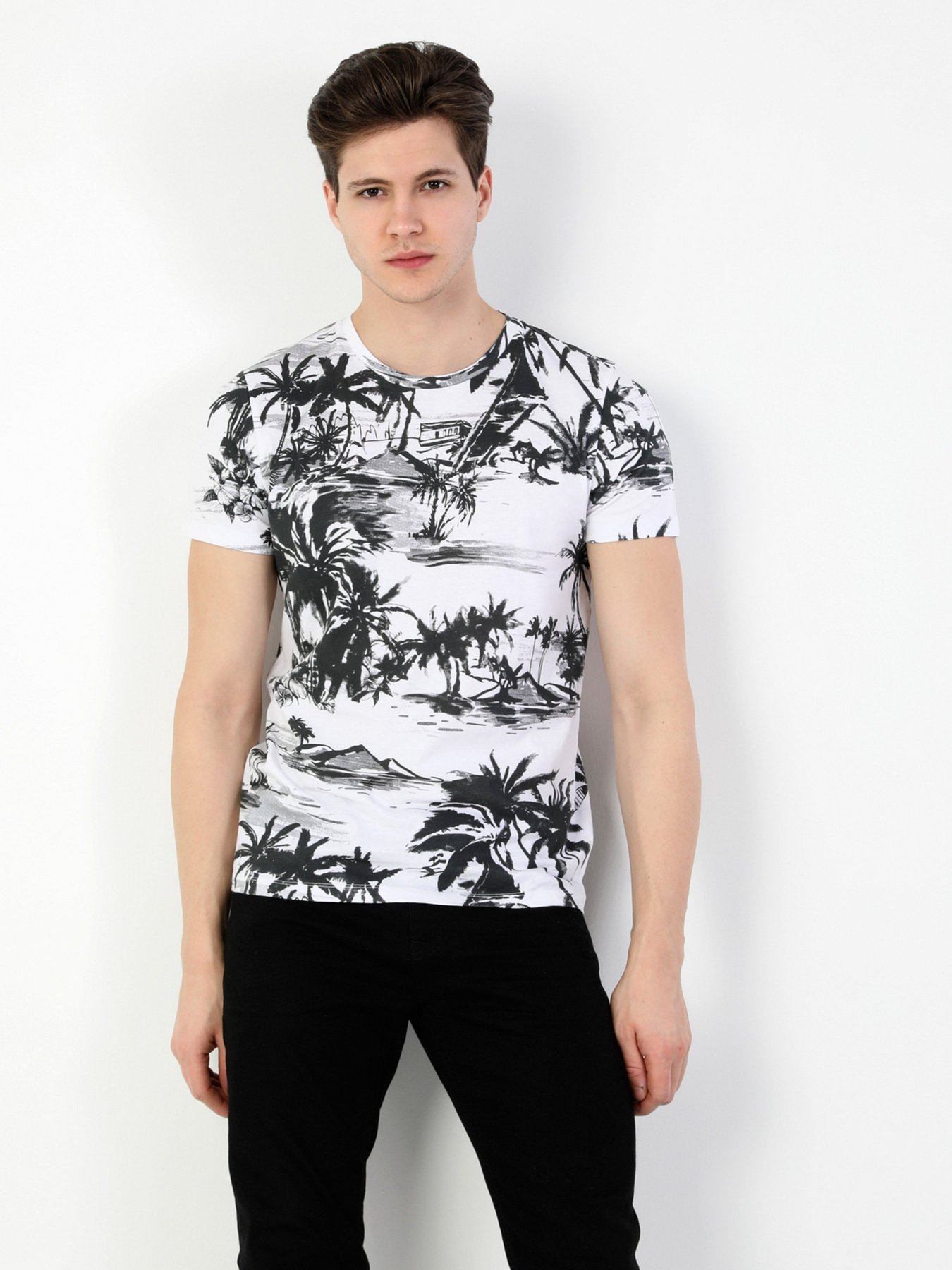 Футболки и поло Colin’s модель CL1049443WHT Фото