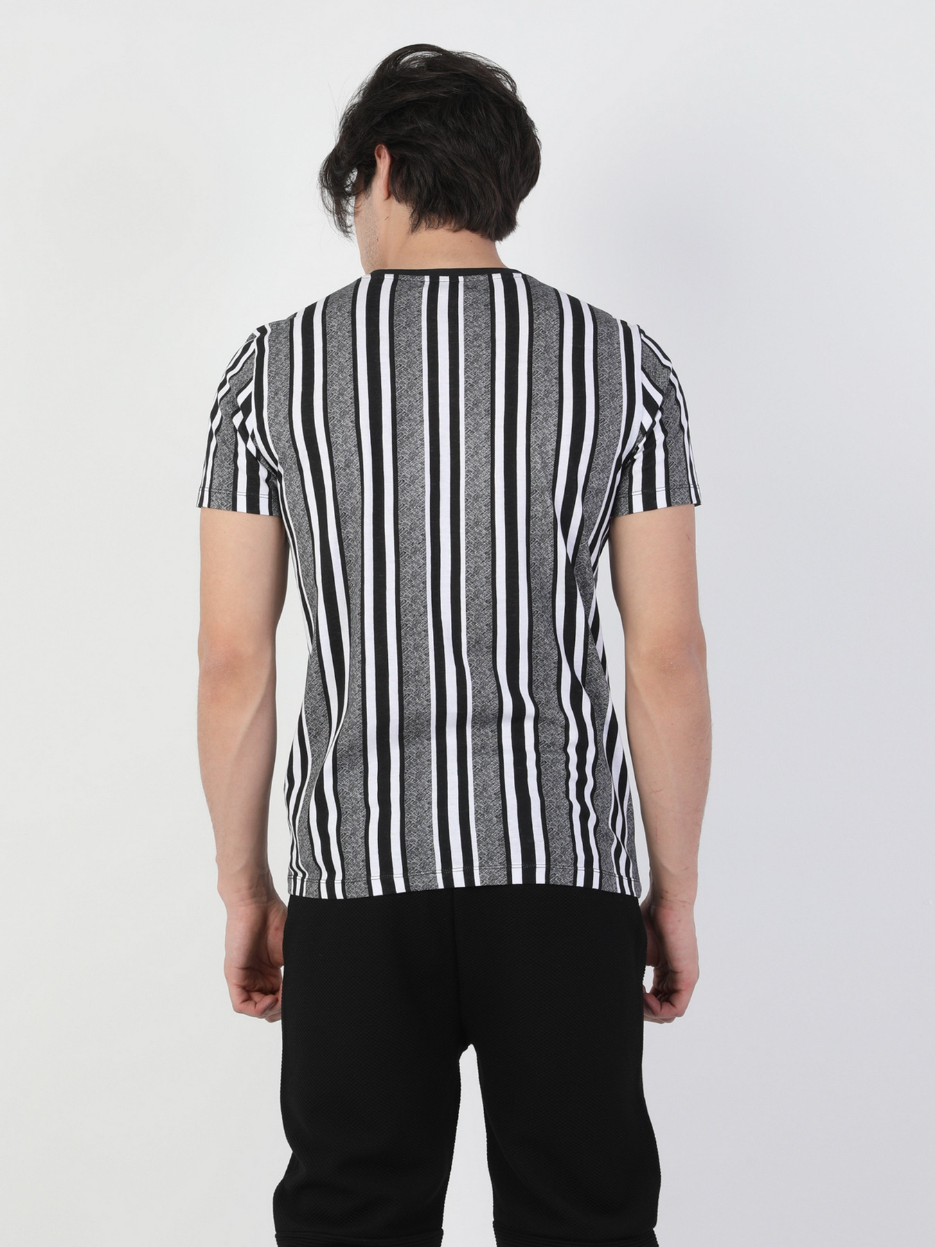 Футболки и поло Colin’s модель CL1049446BLK Фото