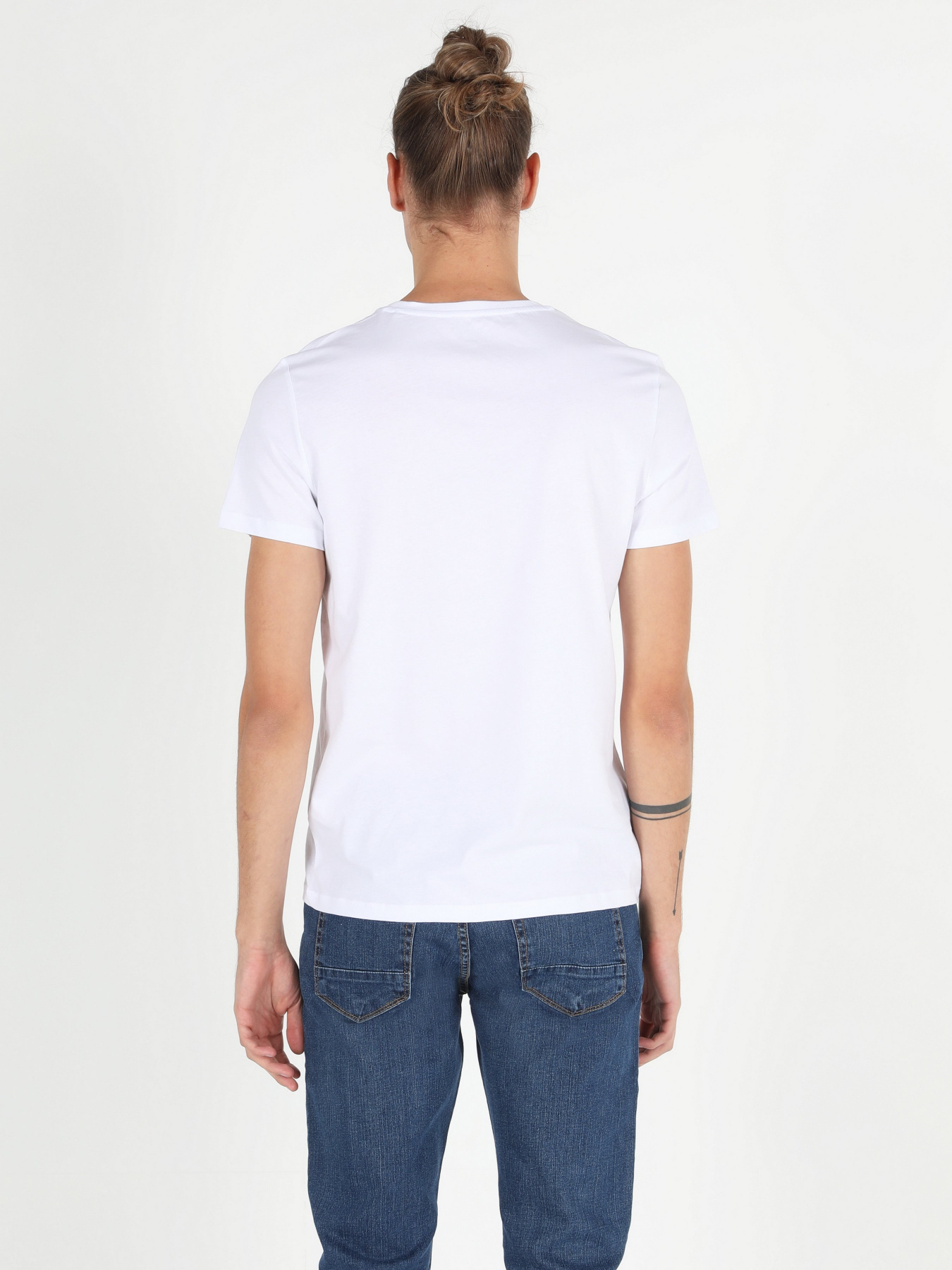 Футболки і поло Colin’s модель CL1049839WHT Футболки і поло Colin’s модель CL1049839WHT Фото