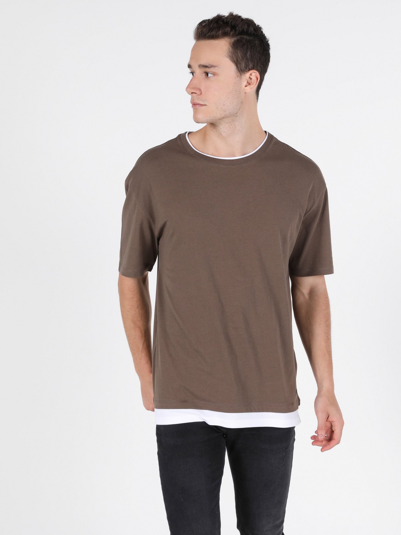 Футболки и поло Colin’s модель CL1050938KHA Футболки и поло Colin’s модель CL1050938KHA Фото