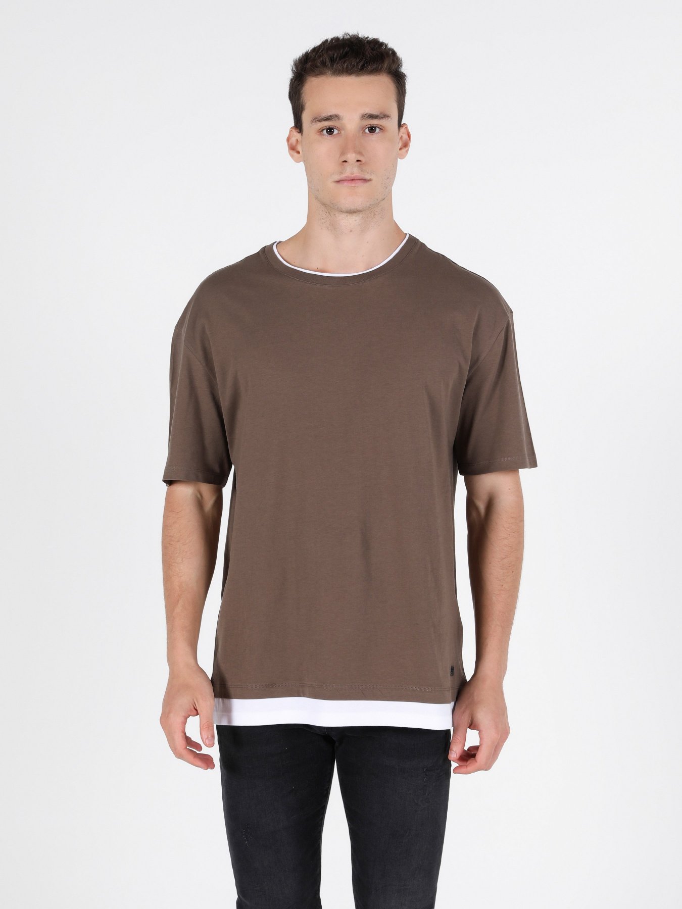 Футболки и поло Colin’s модель CL1050938KHA Футболки и поло Colin’s модель CL1050938KHA Фото