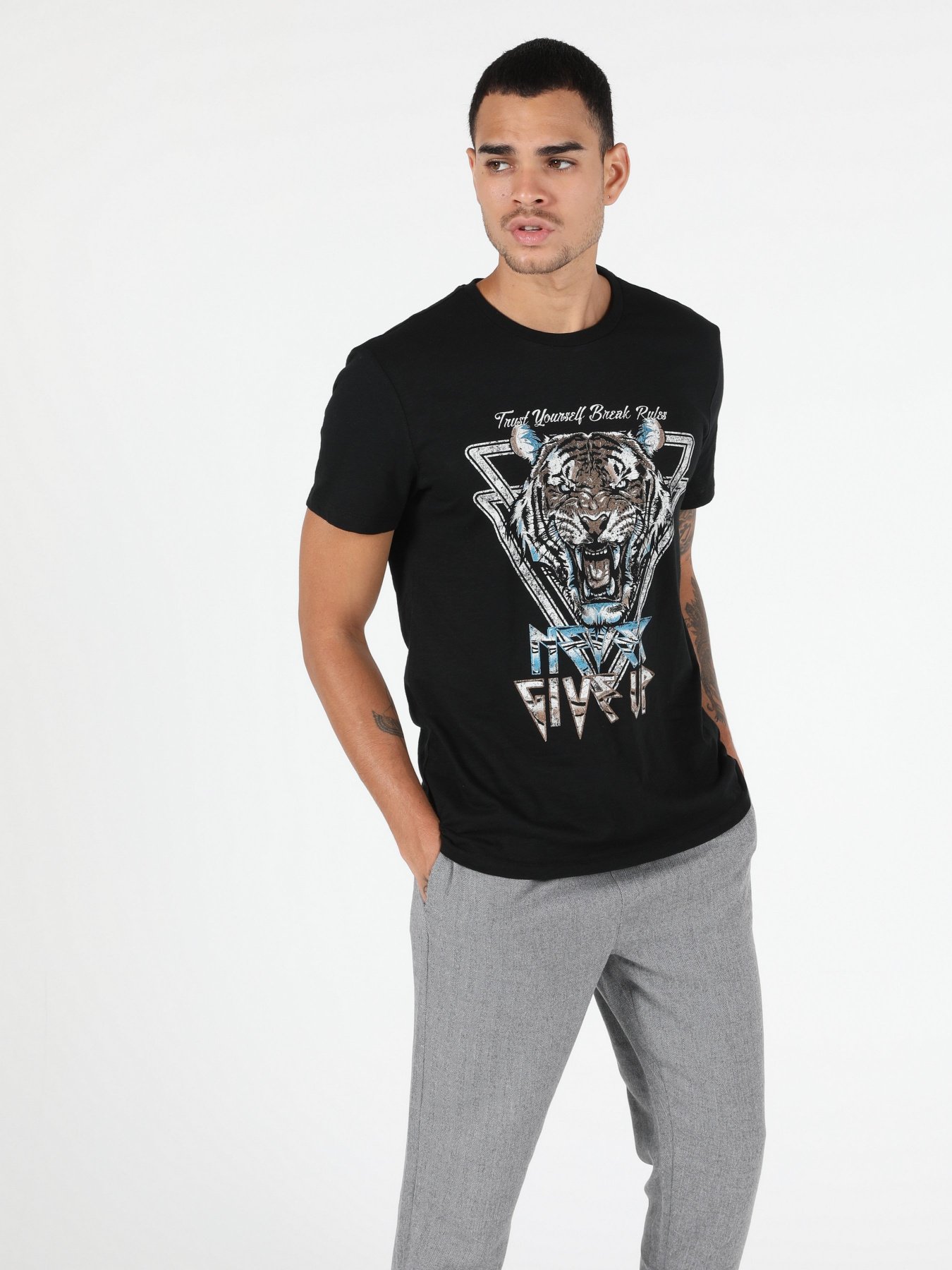 Футболки и поло Colin’s модель CL1051432BLK Фото