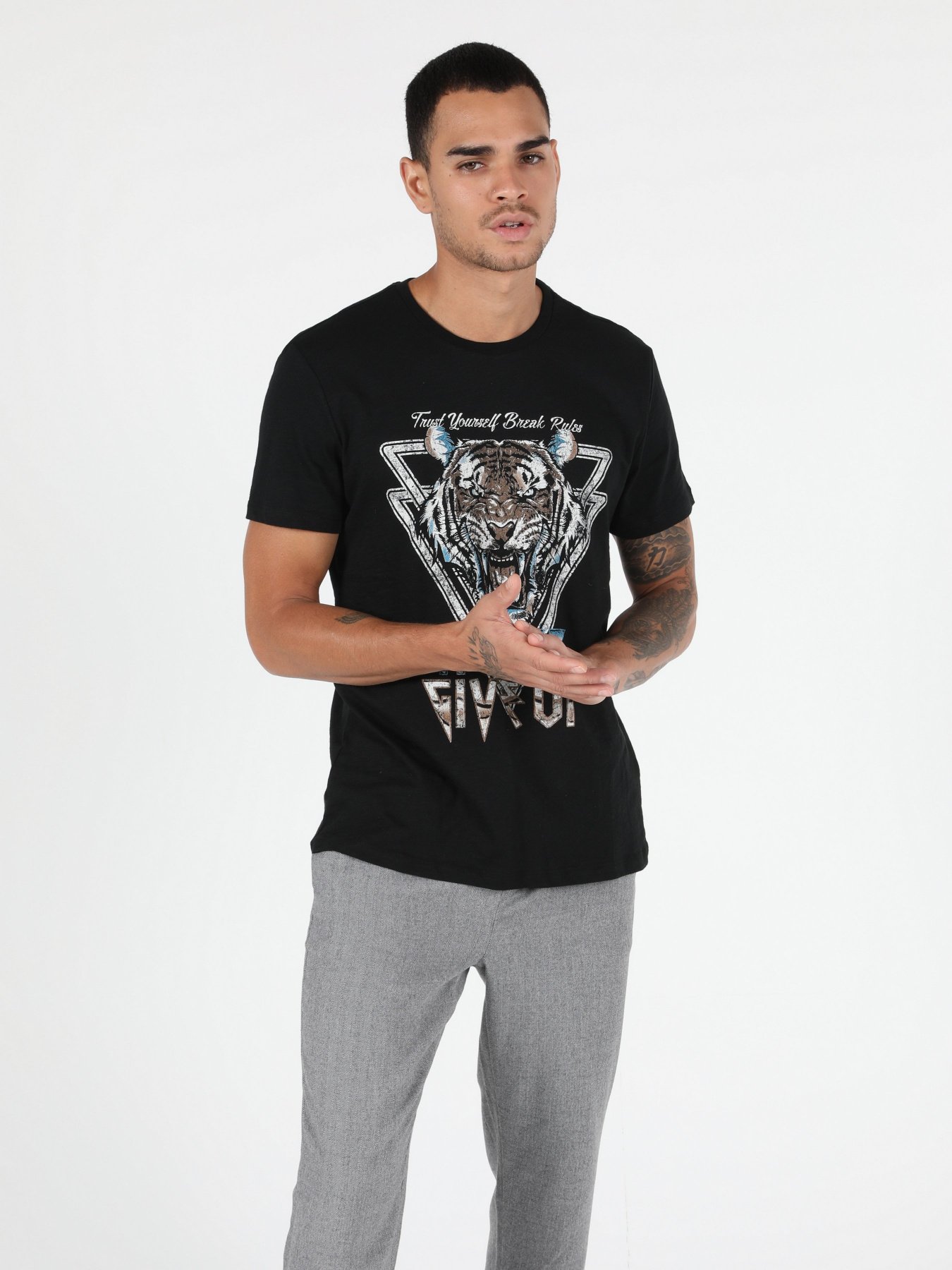 Футболки и поло Colin’s модель CL1051432BLK Фото