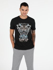 Футболки і поло Colin’s модель CL1051432BLK Футболки і поло Colin’s модель CL1051432BLK Фото