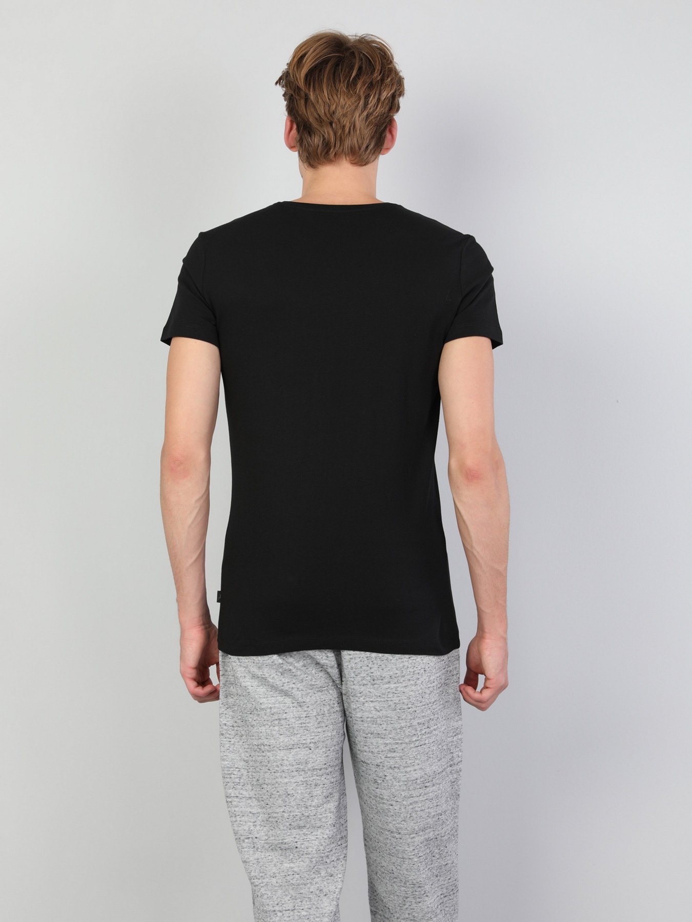 Футболки и поло Colin’s модель CLTKTMTSH0212440BLK Фото